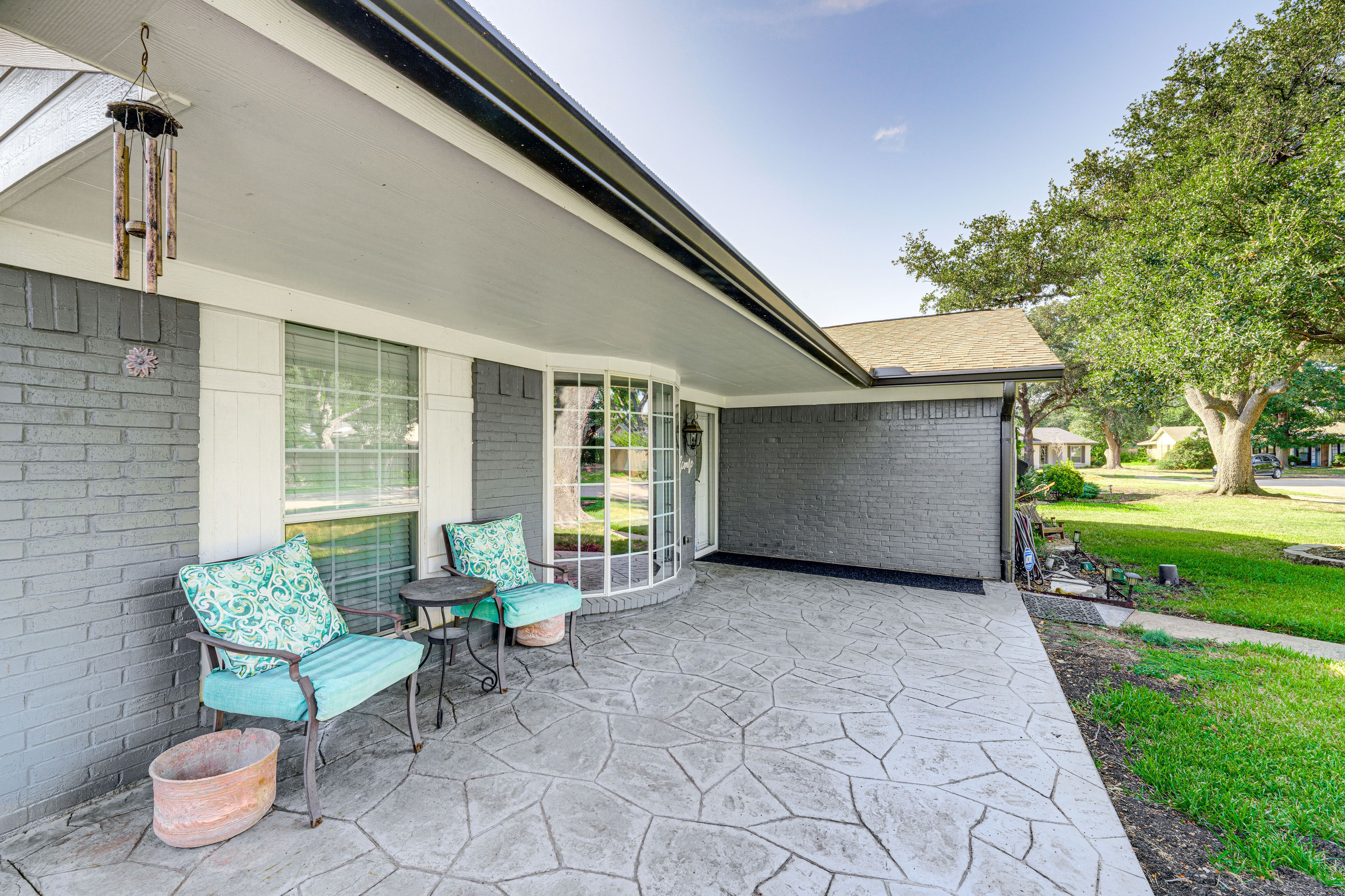 Front Porch | Ring Doorbell (Facing Out)