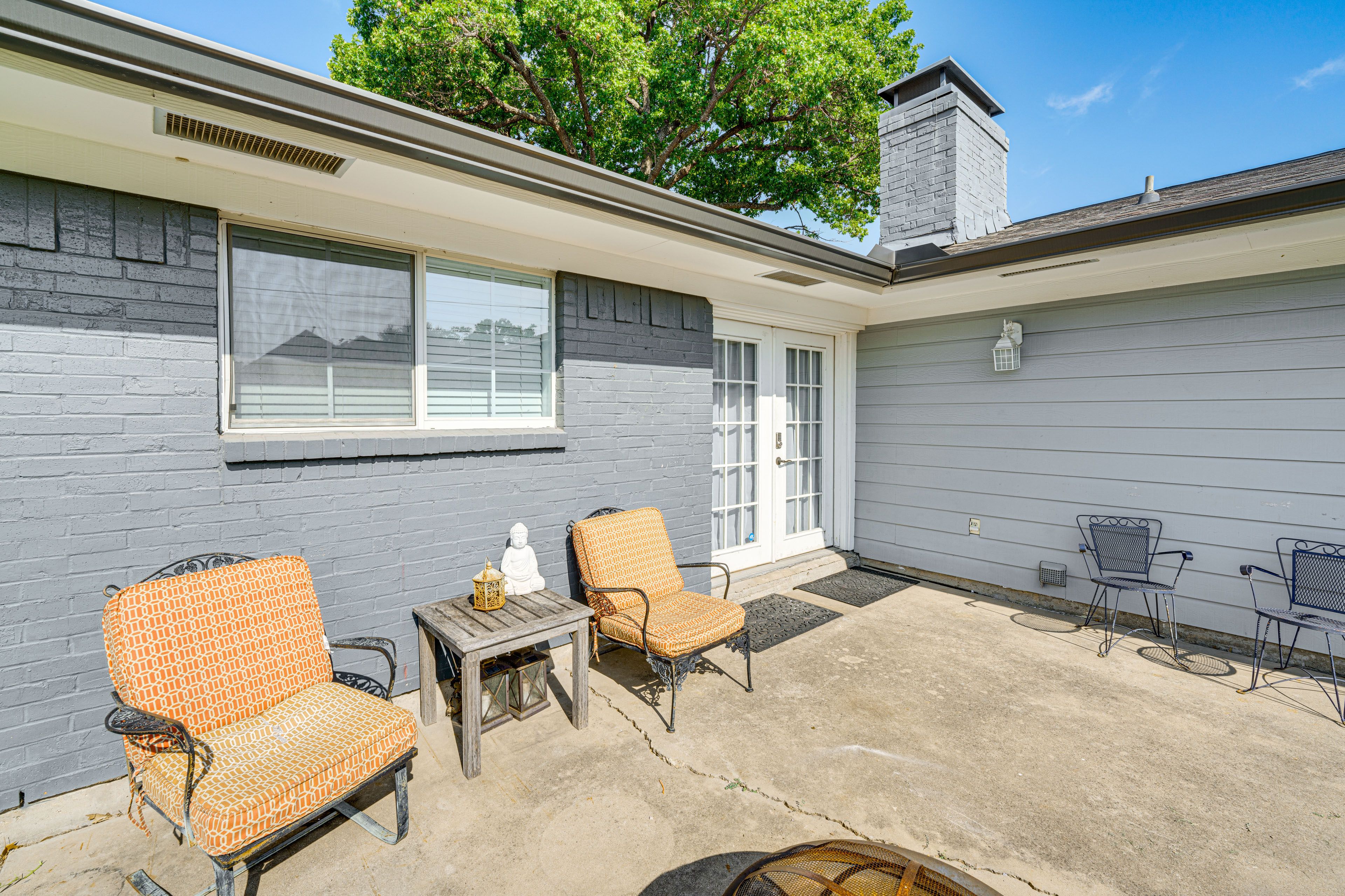 Patio | Fenced-In Yard | Grill | Outdoor Dining | Fire Pit