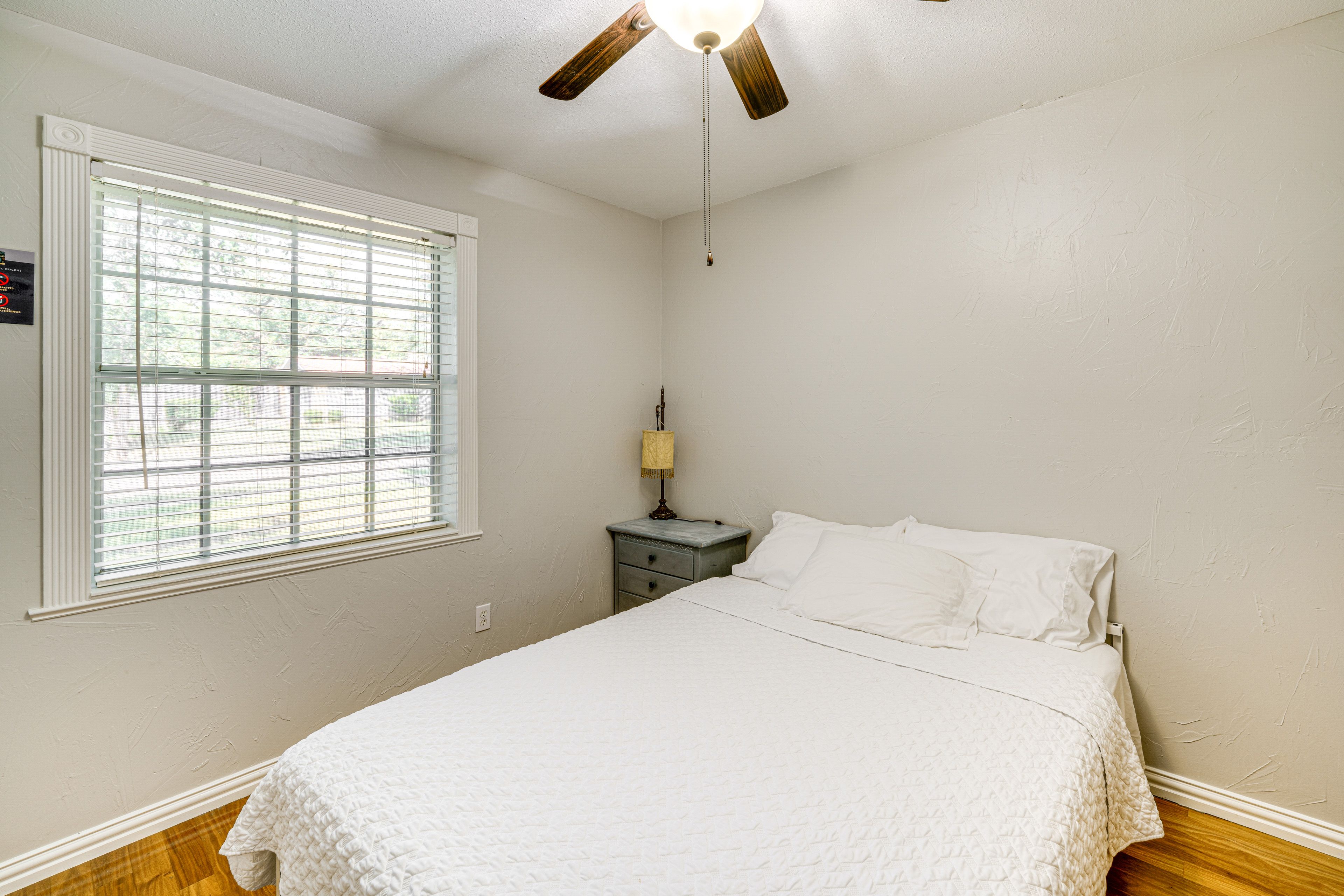 Bedroom 3 | Queen Bed
