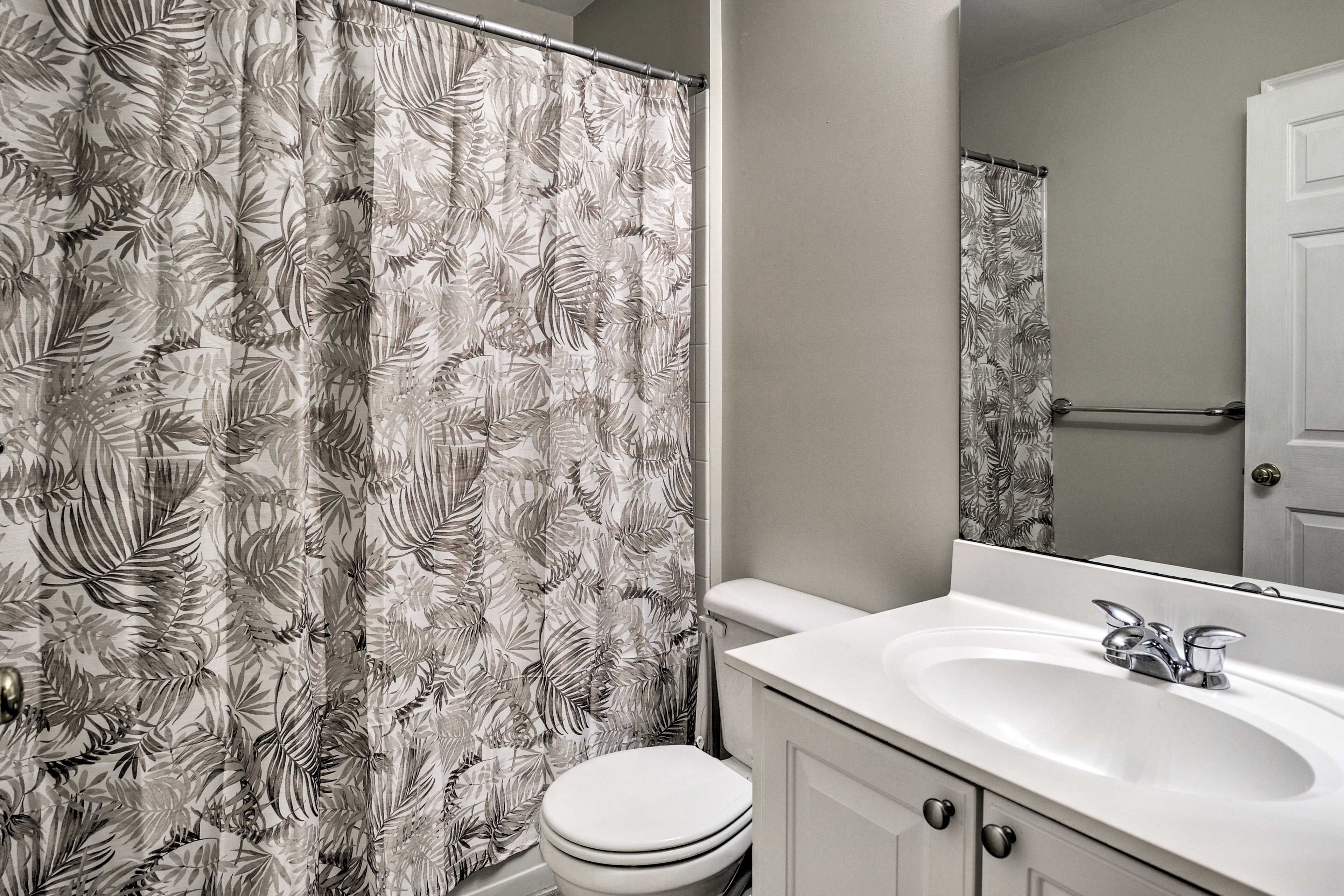 Full Bath | Complimentary Toiletries