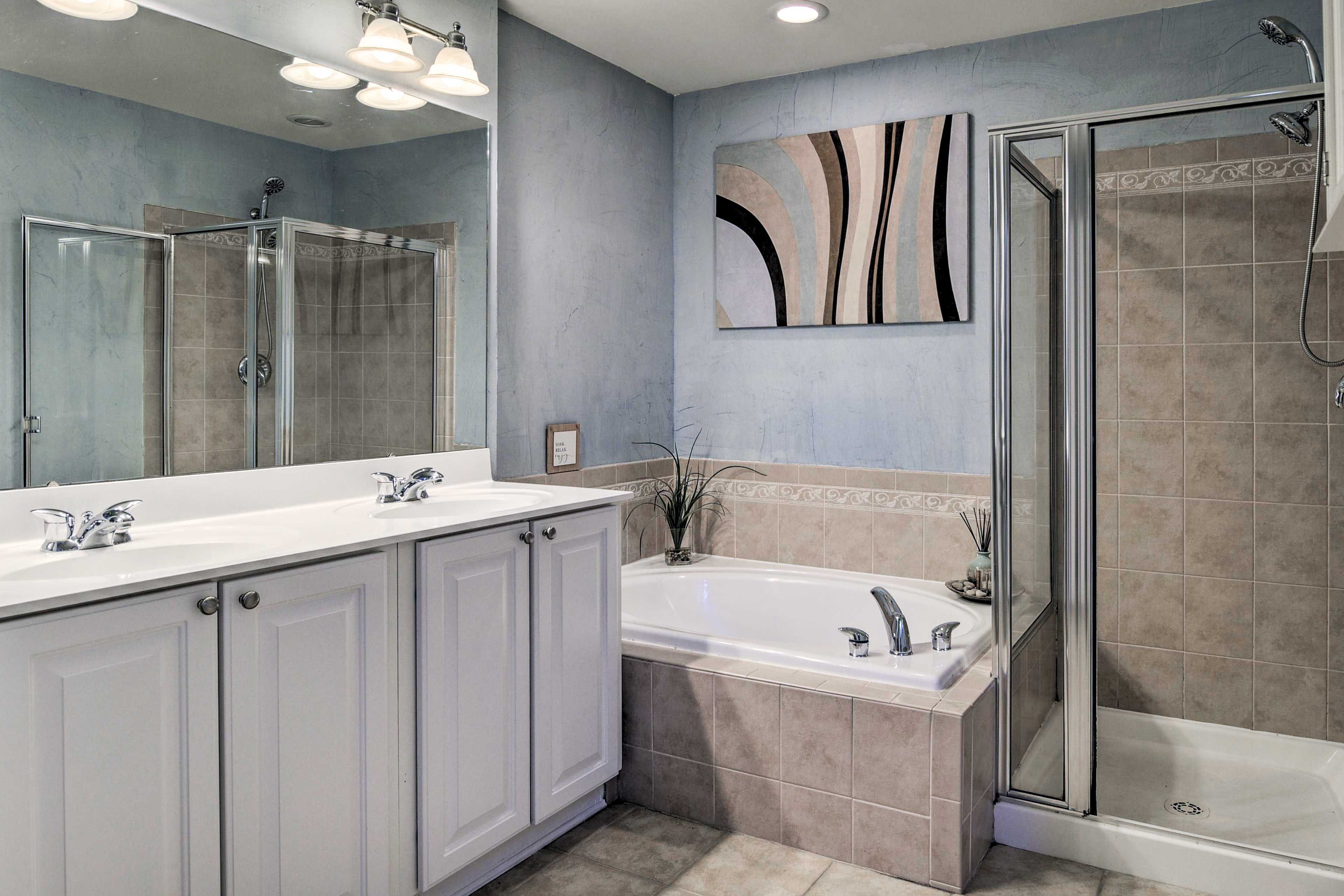 En-Suite Bathroom | Towels Provided