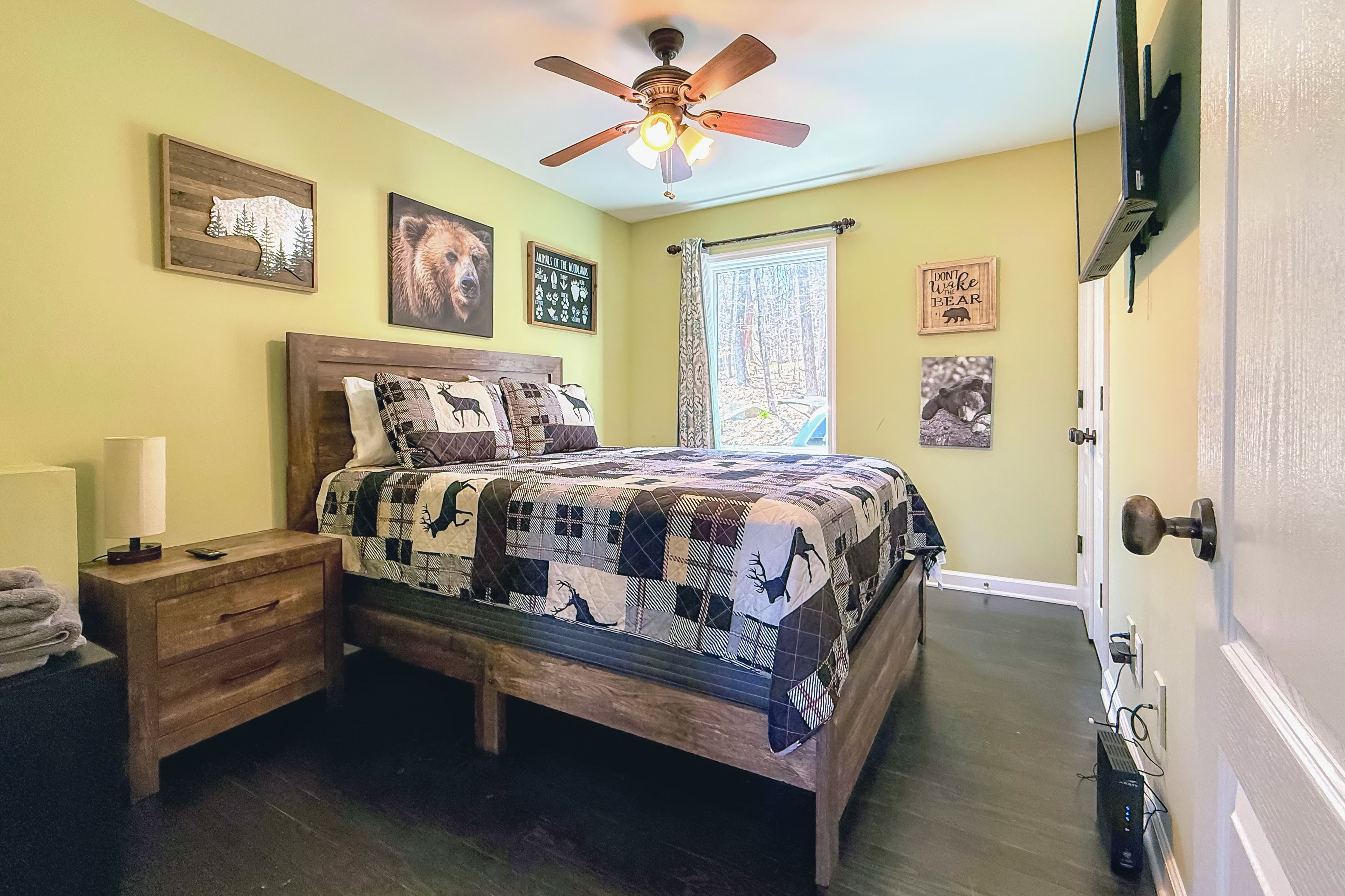 Bedroom 3 | 2 Twin Beds | Main Floor