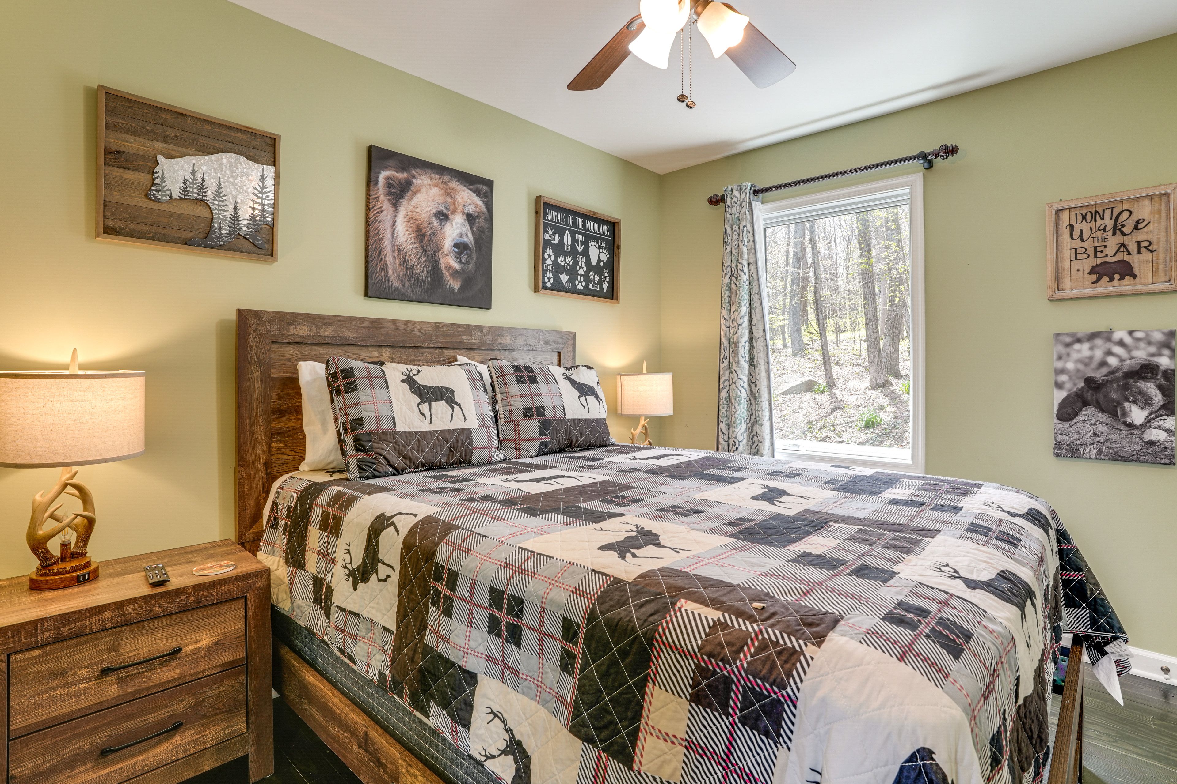 Bedroom 3 | Queen Bed | Main Floor