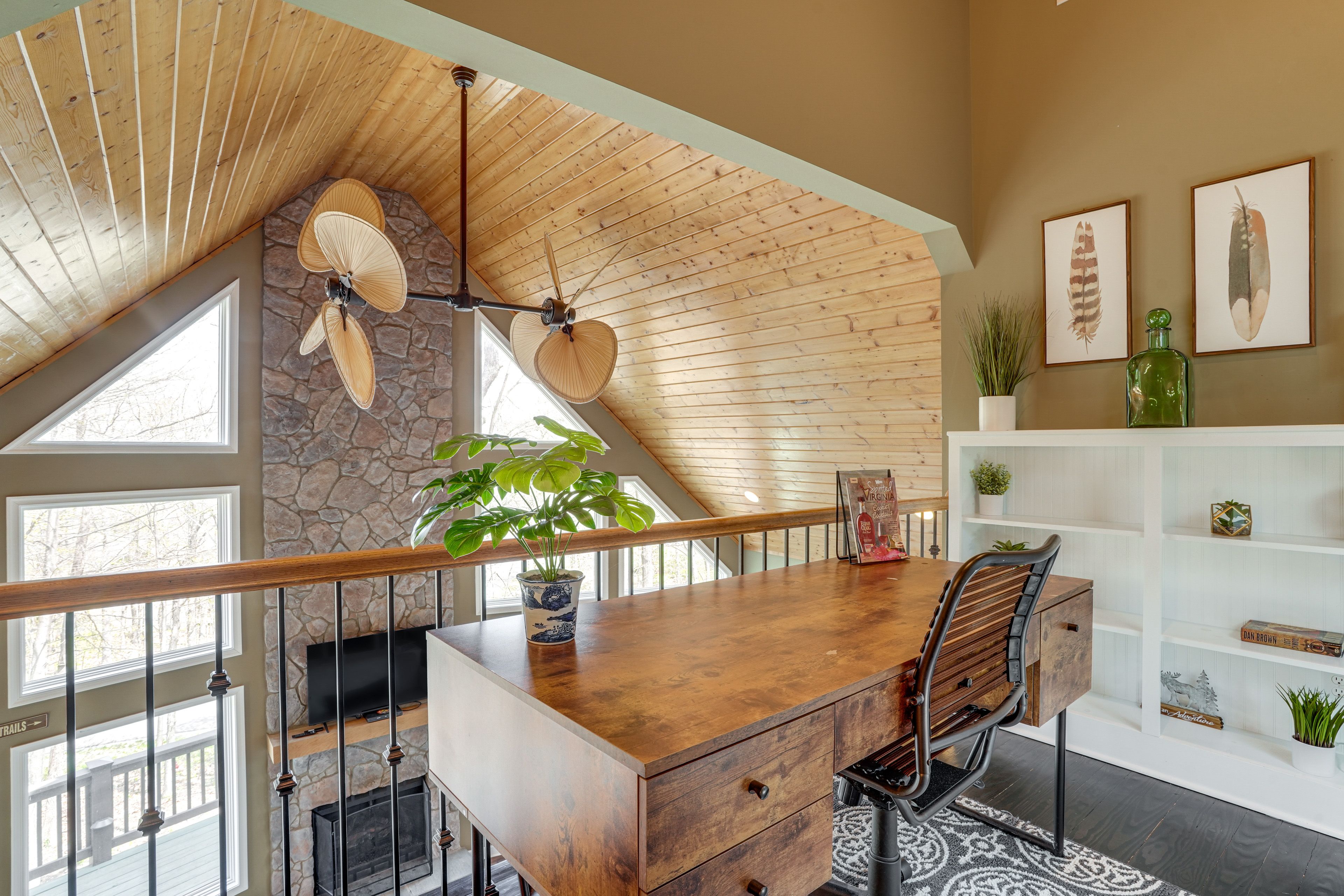 Loft | Laptop-Friendly Workspace