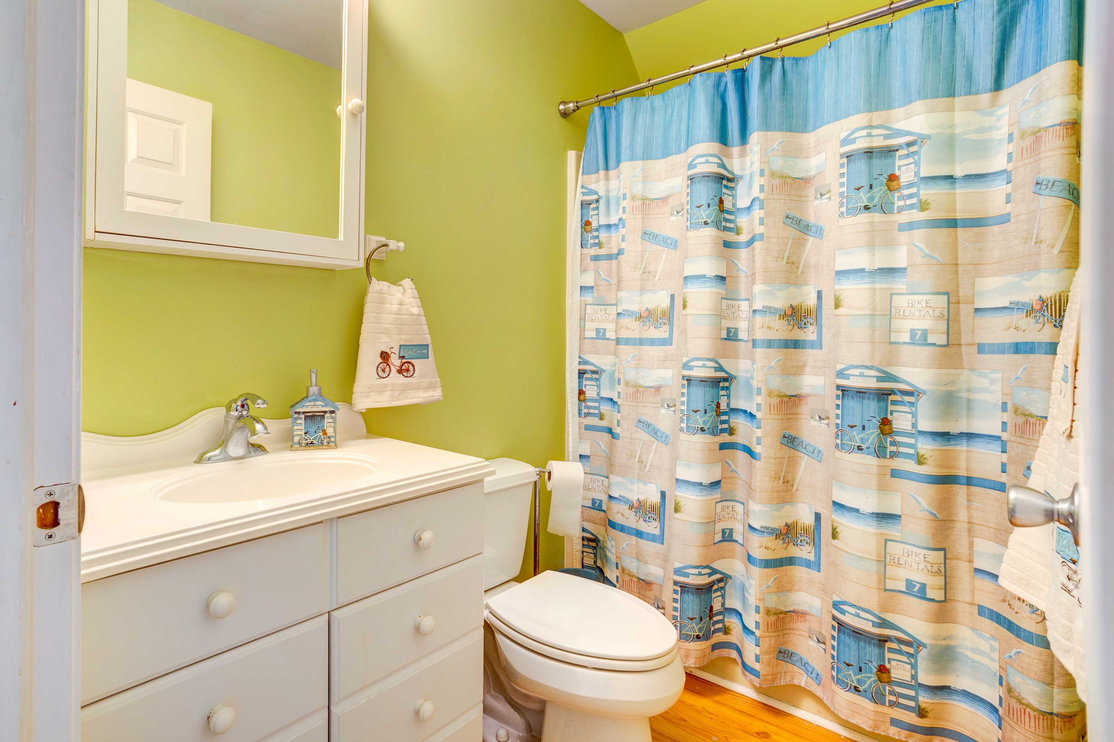 Full Bathroom | Top Floor