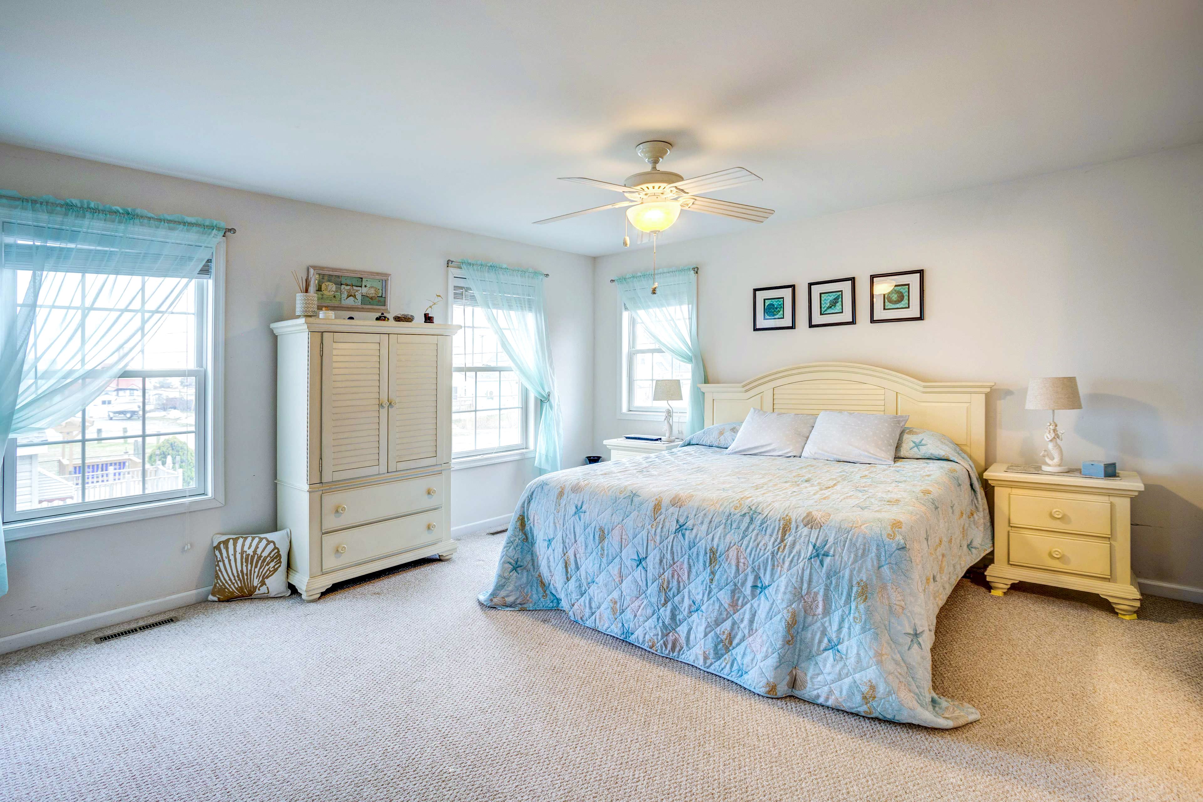 Bedroom 1 | Main Floor | King Bed | Pack 'n Play (Upon Request)