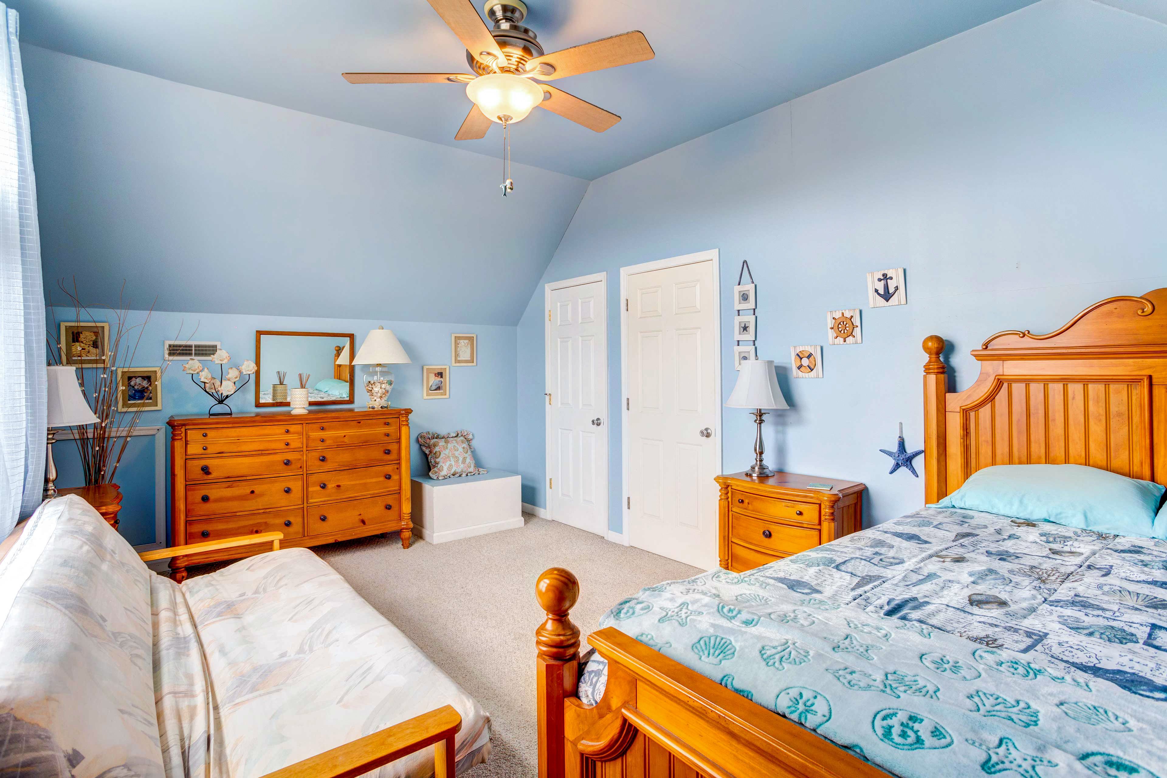 Bedroom 2 | Top Floor | Queen Bed | Futon