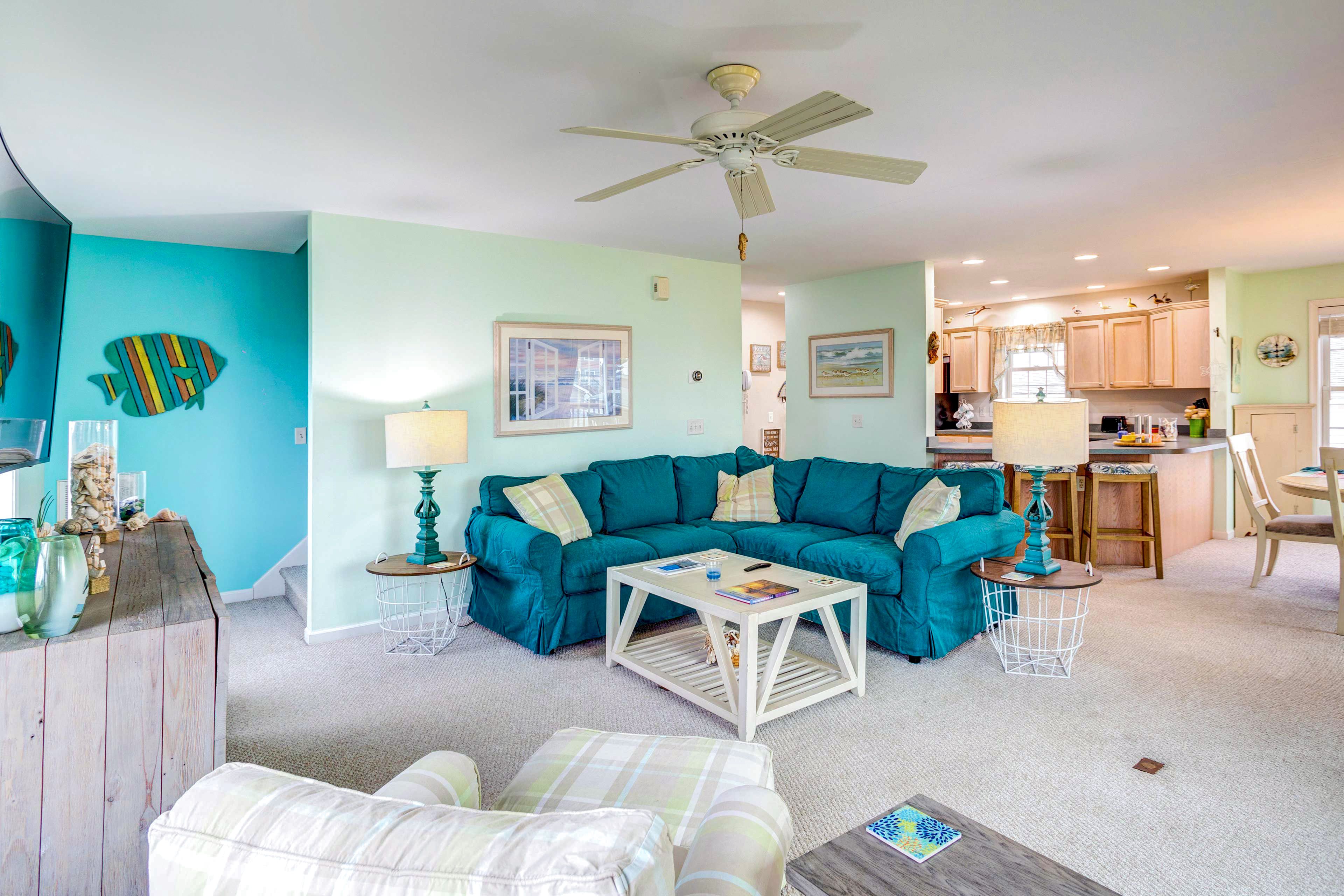 Living Room | Smart TV | Central A/C & Heat