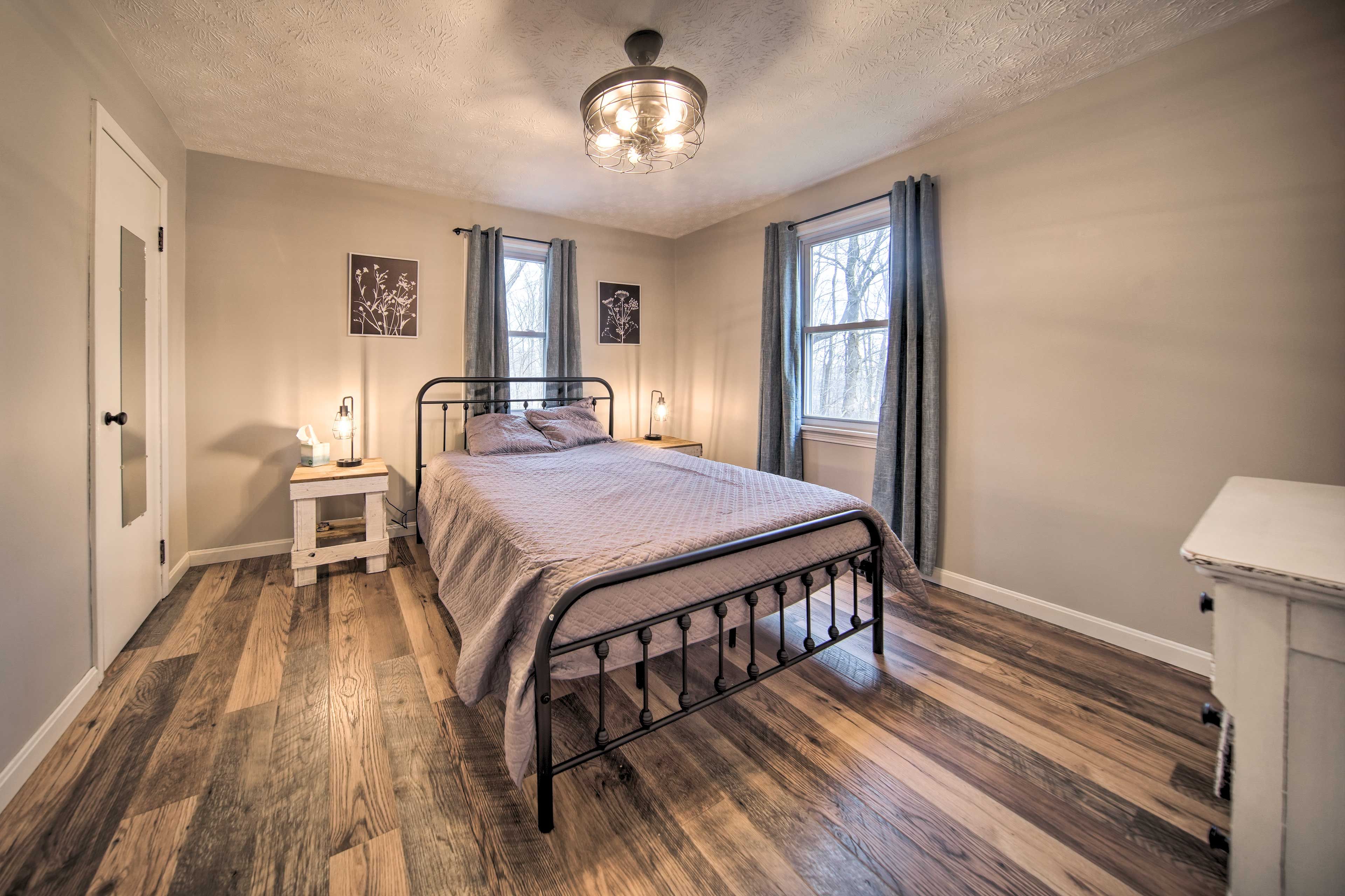 Bedroom 2 | Queen Bed | Towels Provided