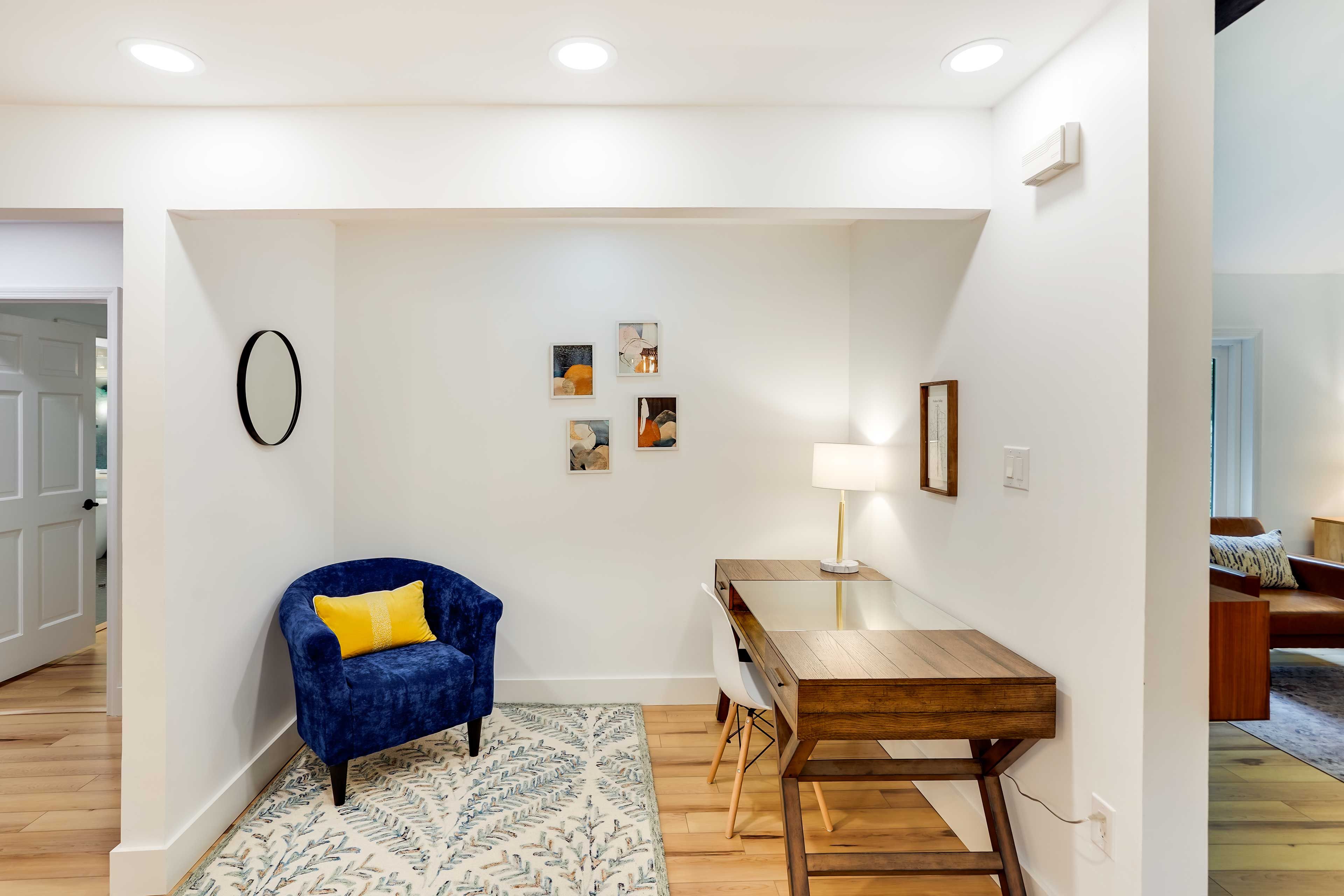 Study Nook | Main Level | Free WiFi