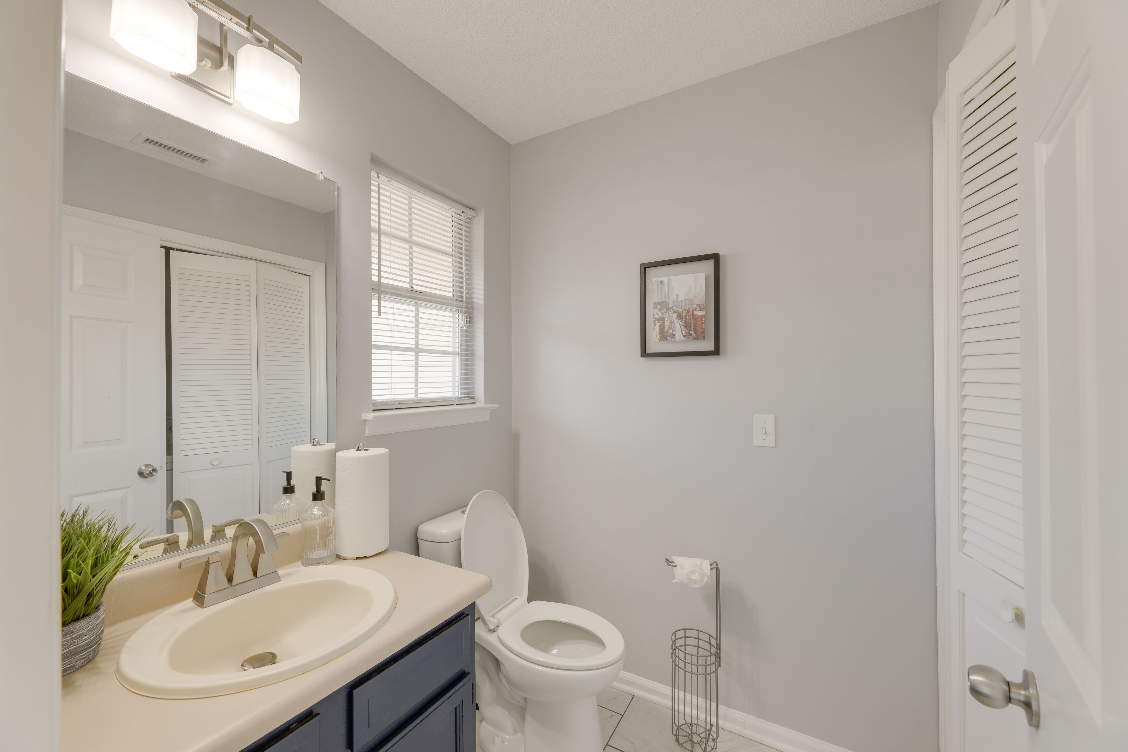 Half Bathroom | 1st Floor