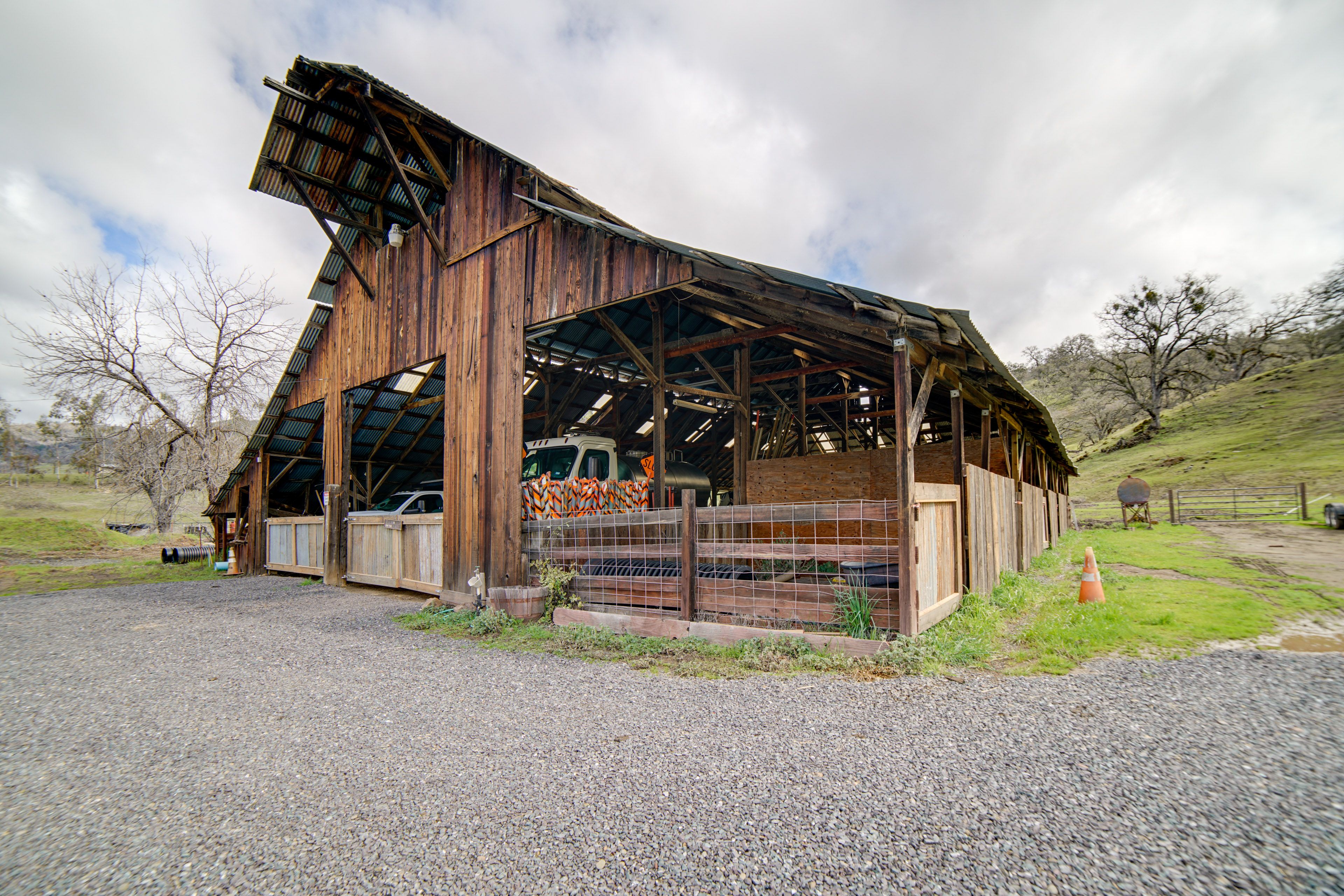 Barn | Livestock On-Site