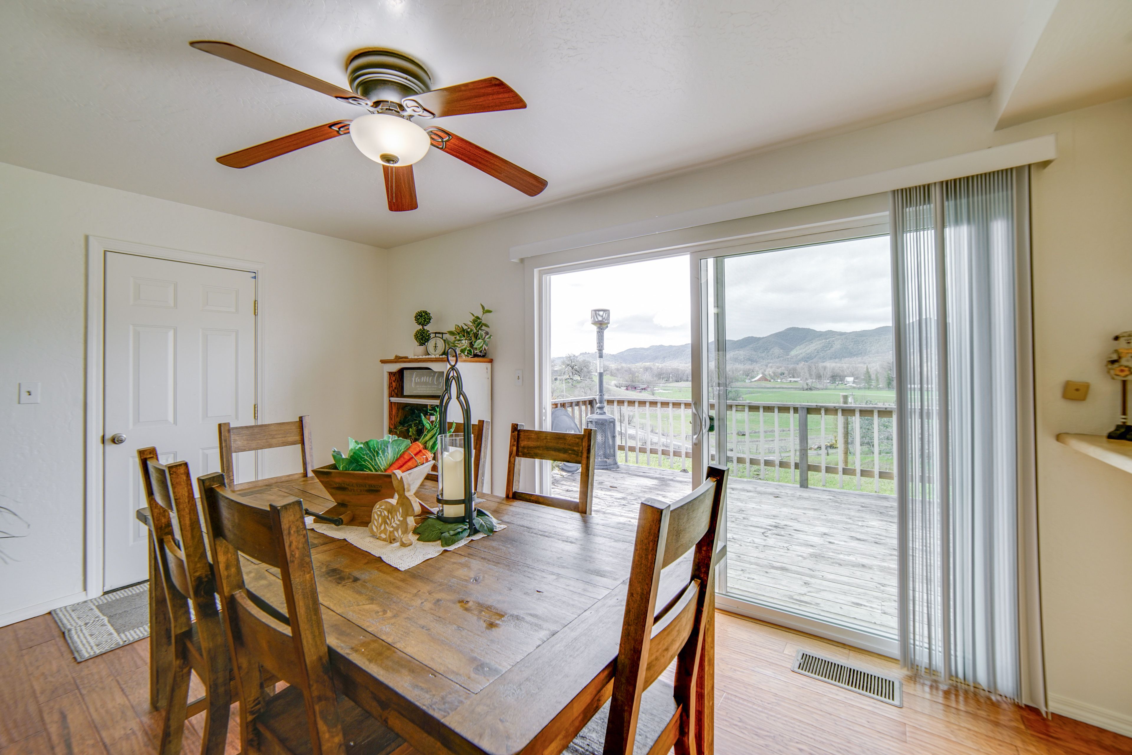 Dining Area | Dishware/Flatware Provided | Free WiFi