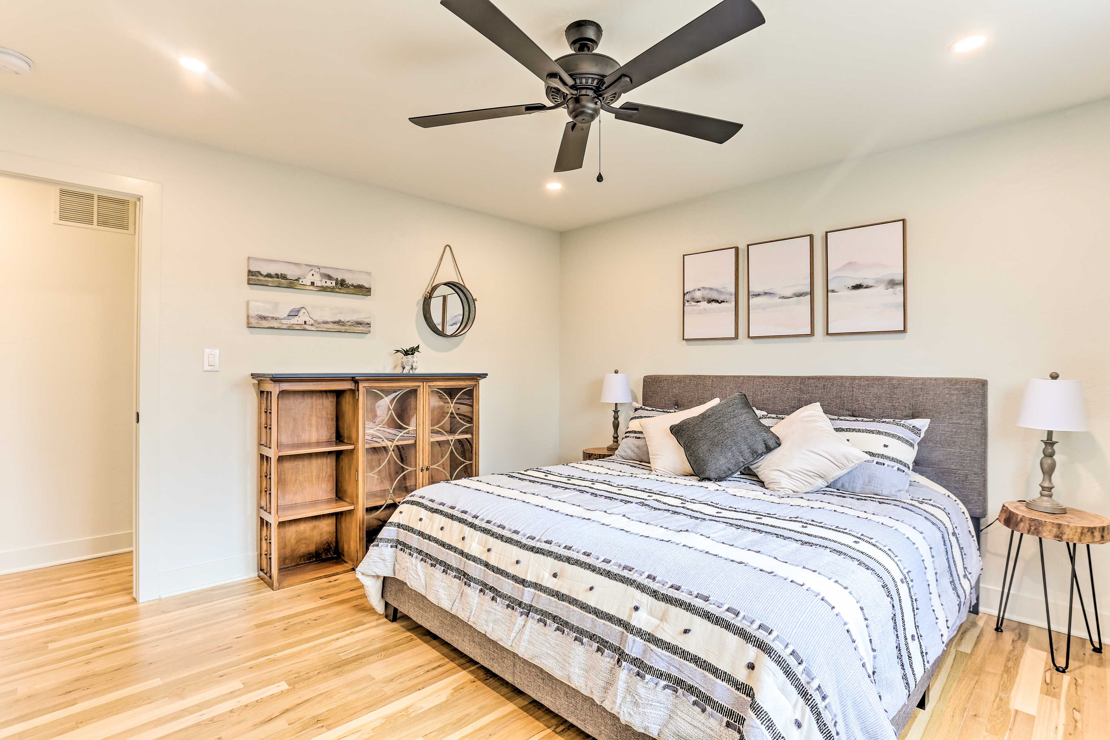 Bedroom 1 | King Bed