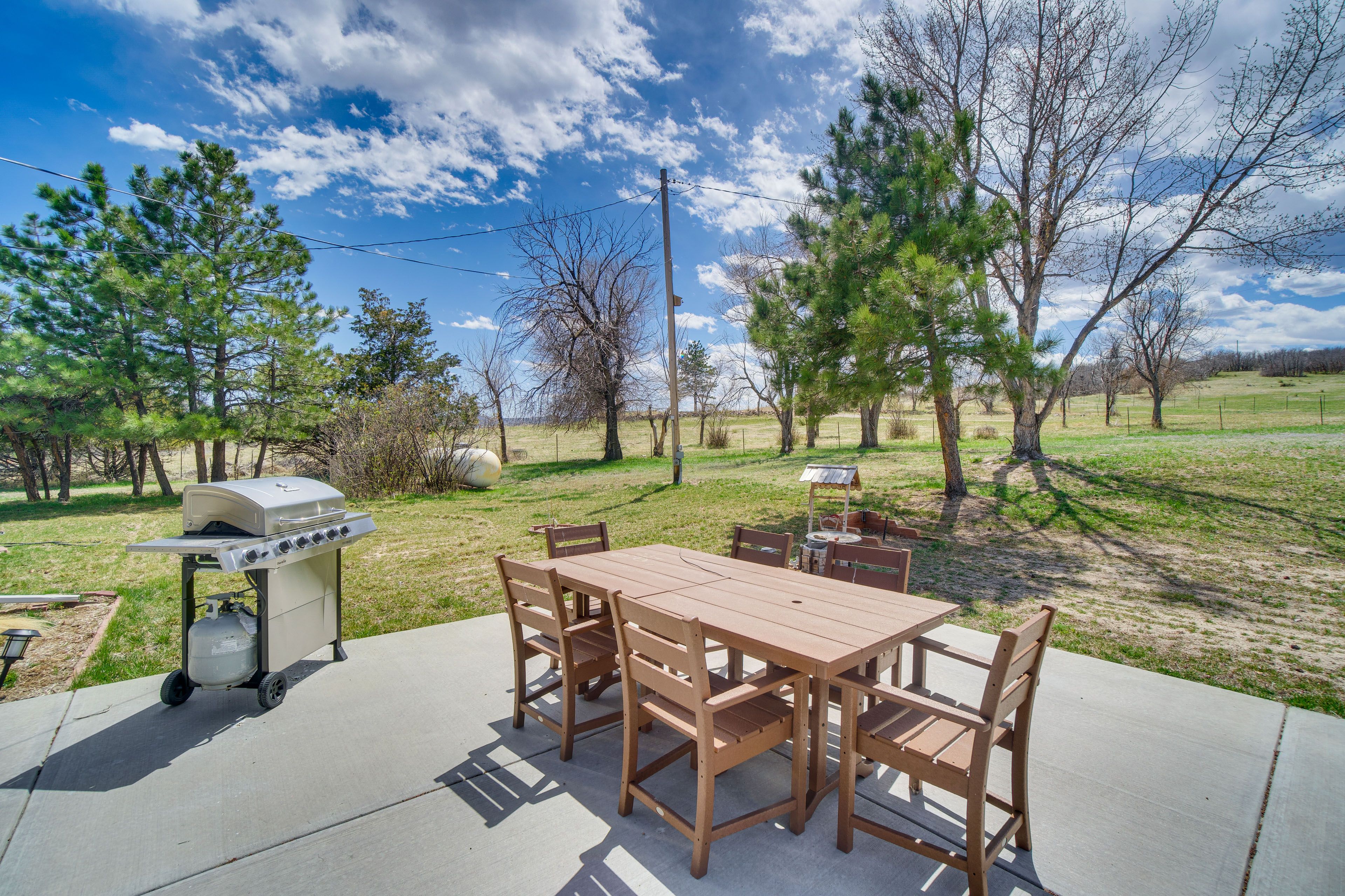 Patio | Outdoor Dining Area | Horseshoe Pit