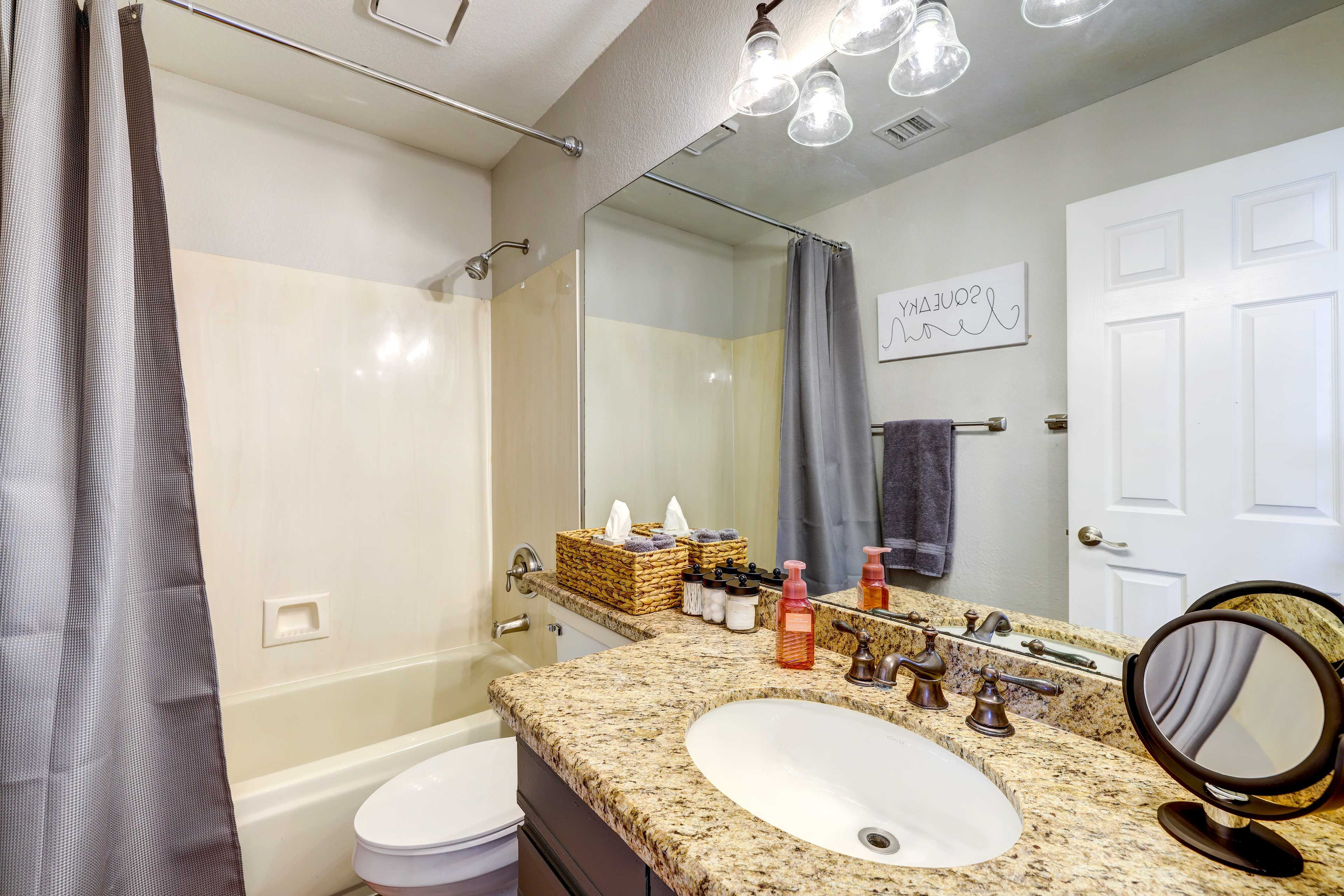 Full Bath | Complimentary Toiletries