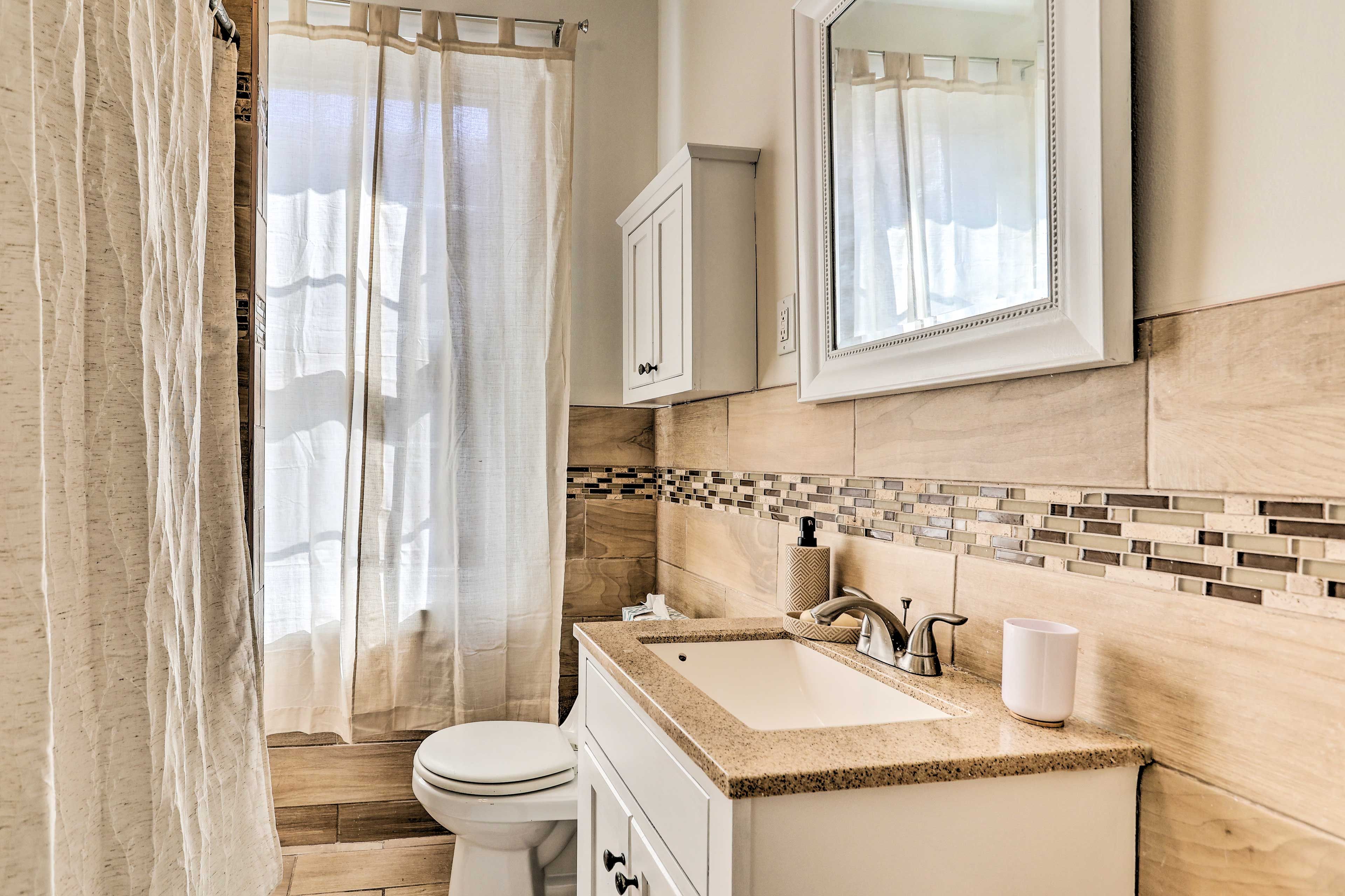 Full Bathroom | 2nd Floor | Hair Dryer