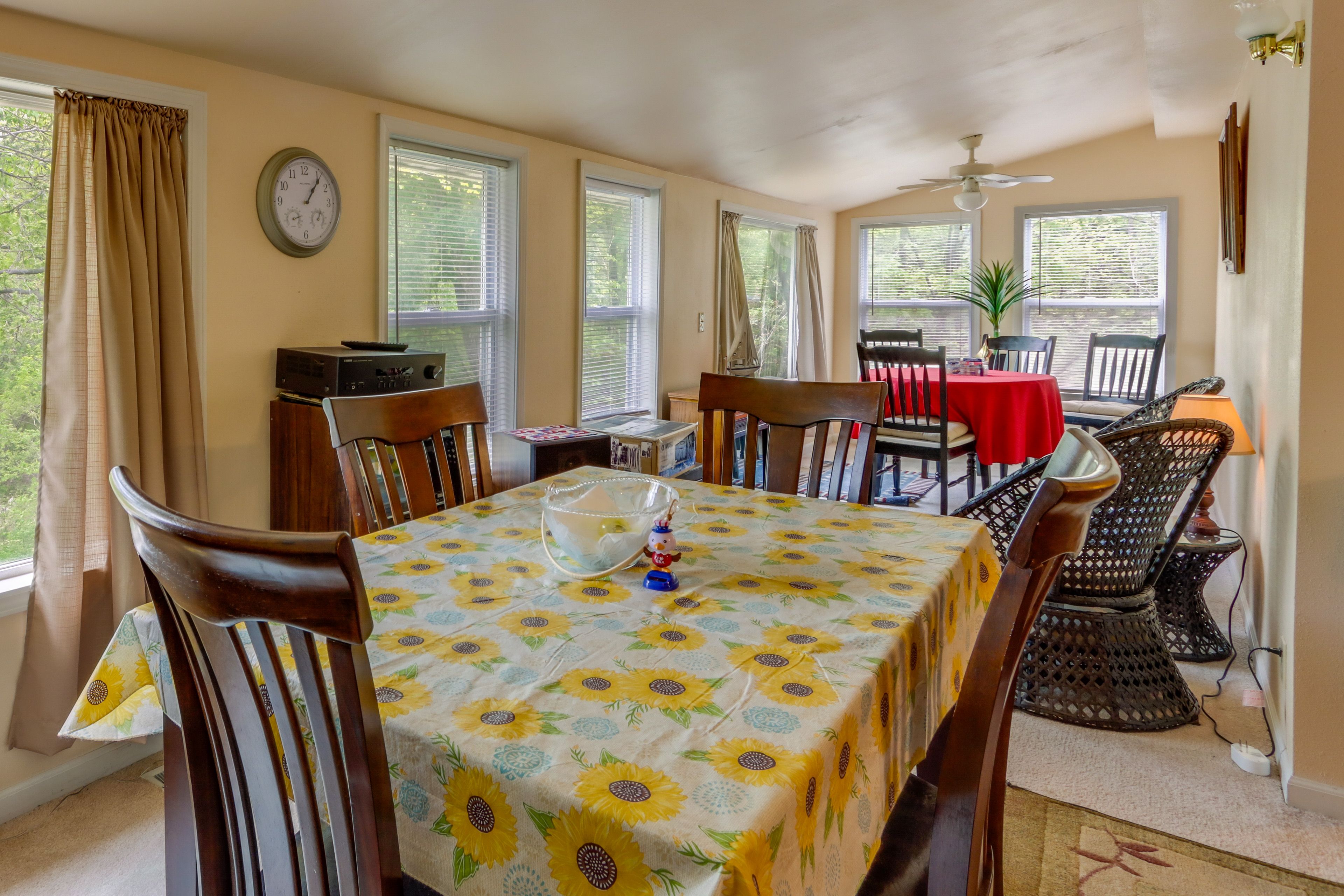 Dining Area | Dishware Provided