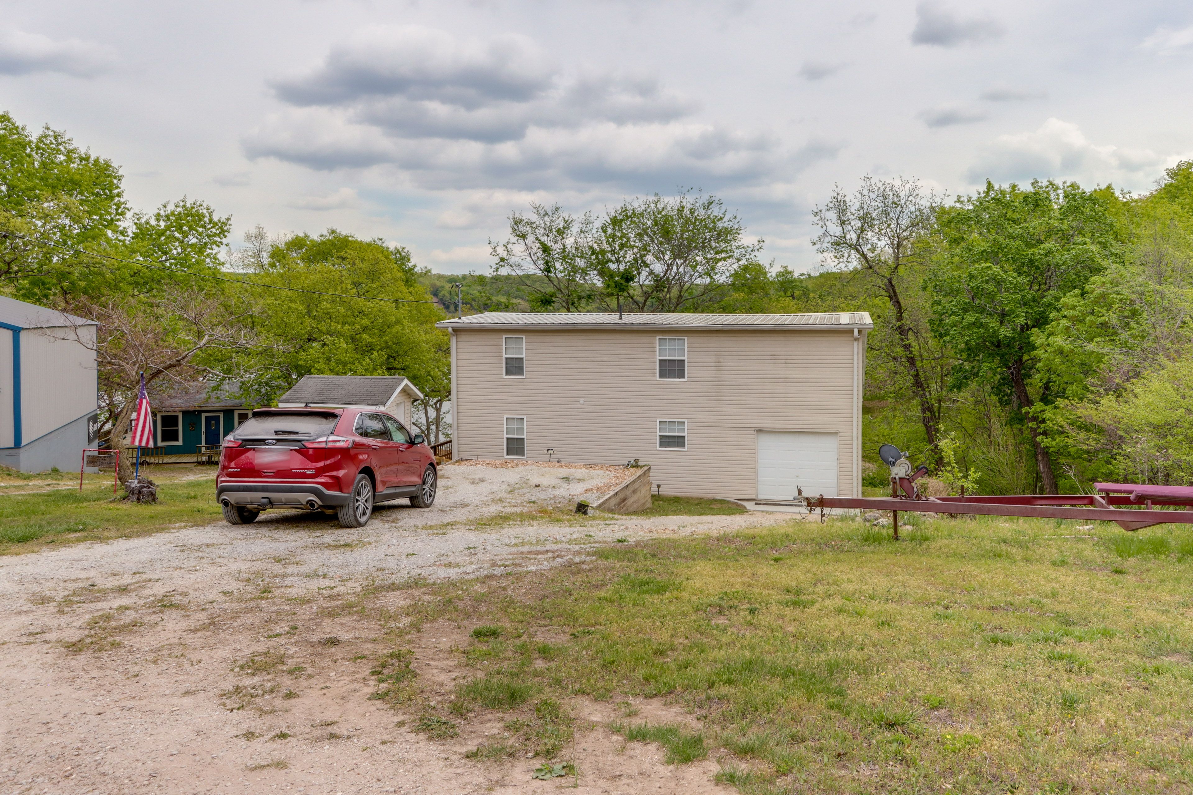 Parking | Driveway (2 Vehicles) | Additional Lawn Parking