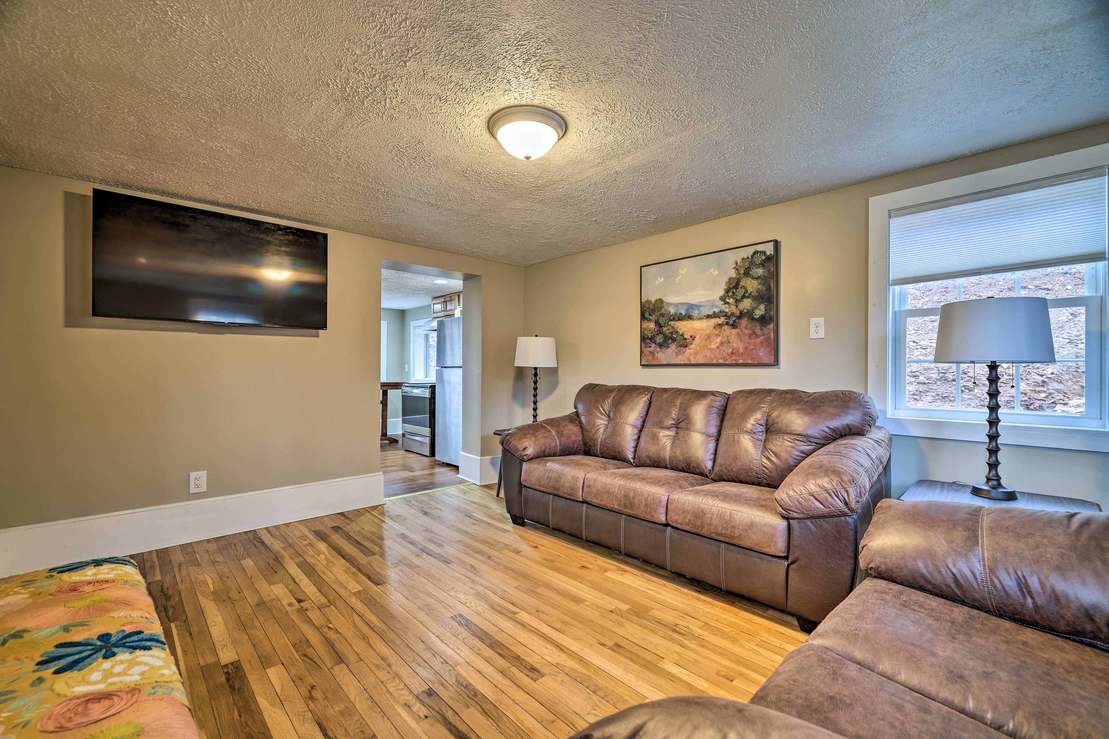 Living Room 2 | Smart TV