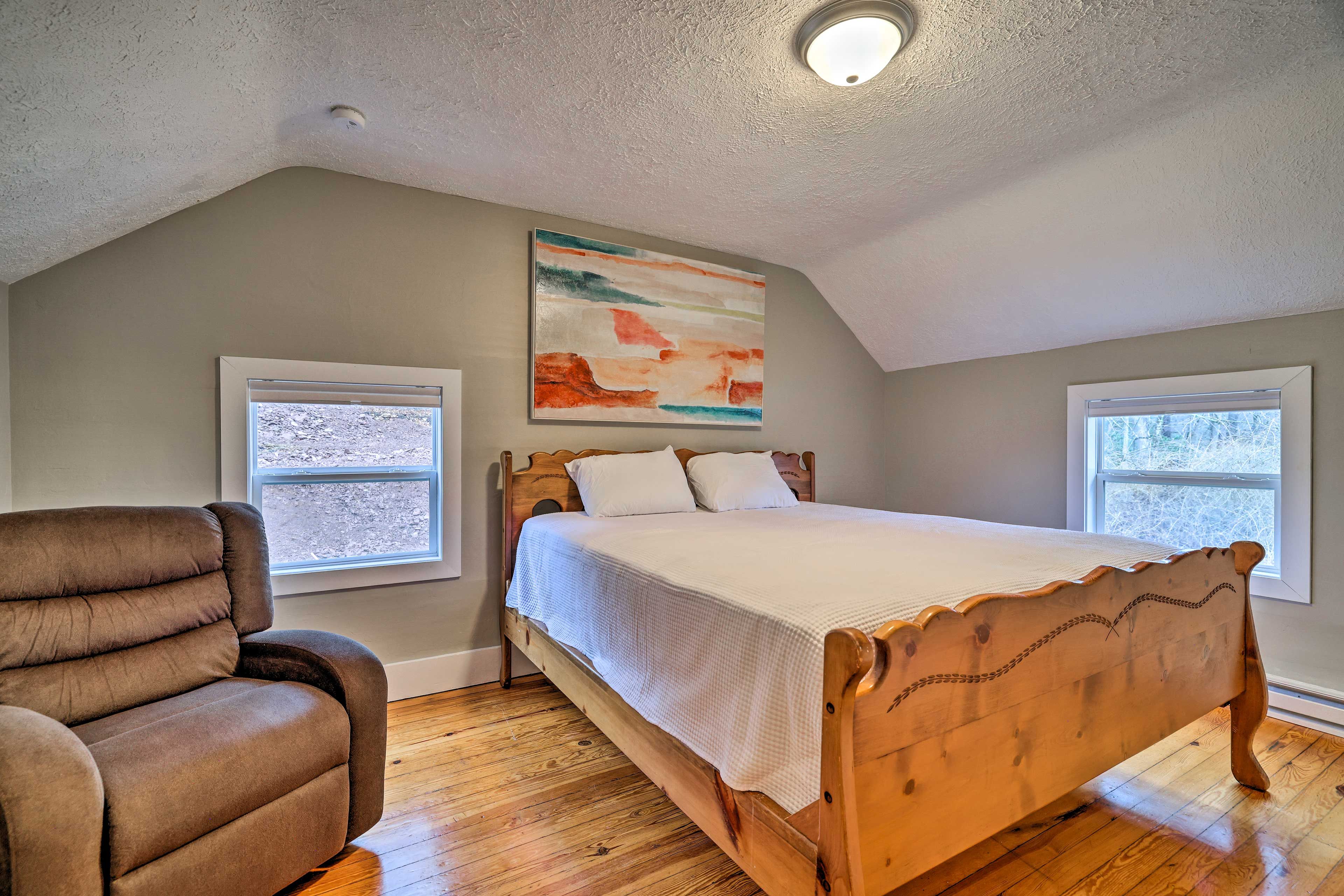 Bedroom 3 | Queen Bed | 2nd Floor