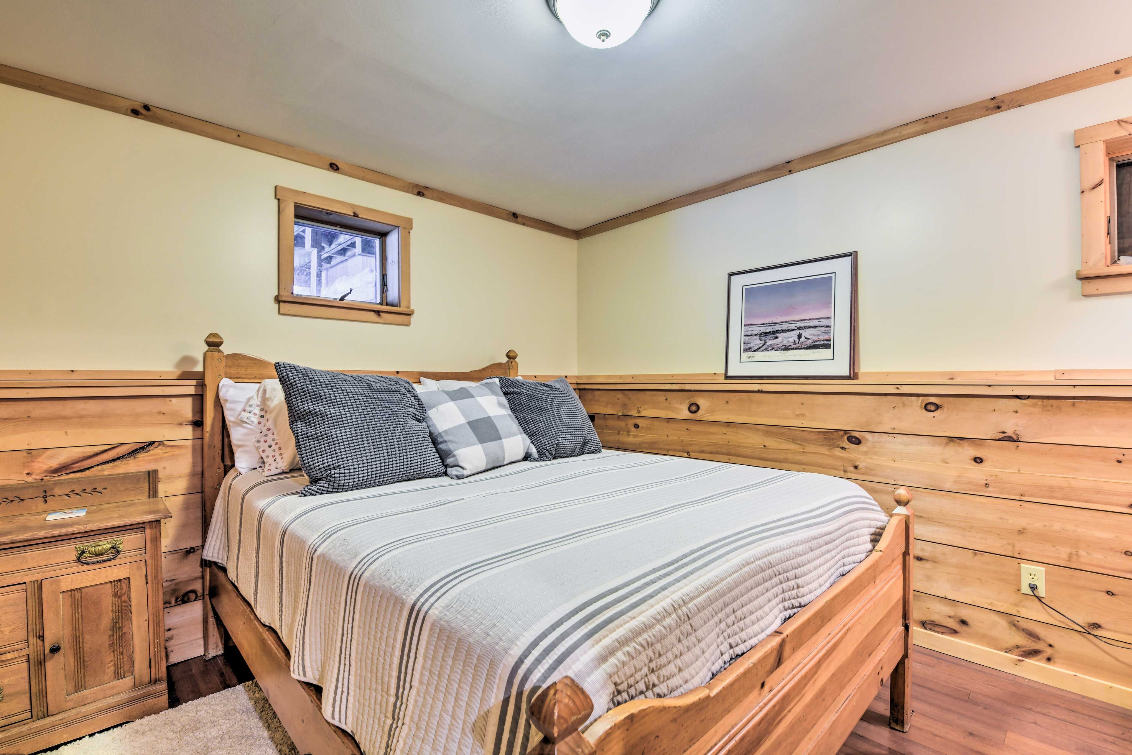 Bedroom 2 | 2nd Floor | Full Bed | Queen Murphy Bed