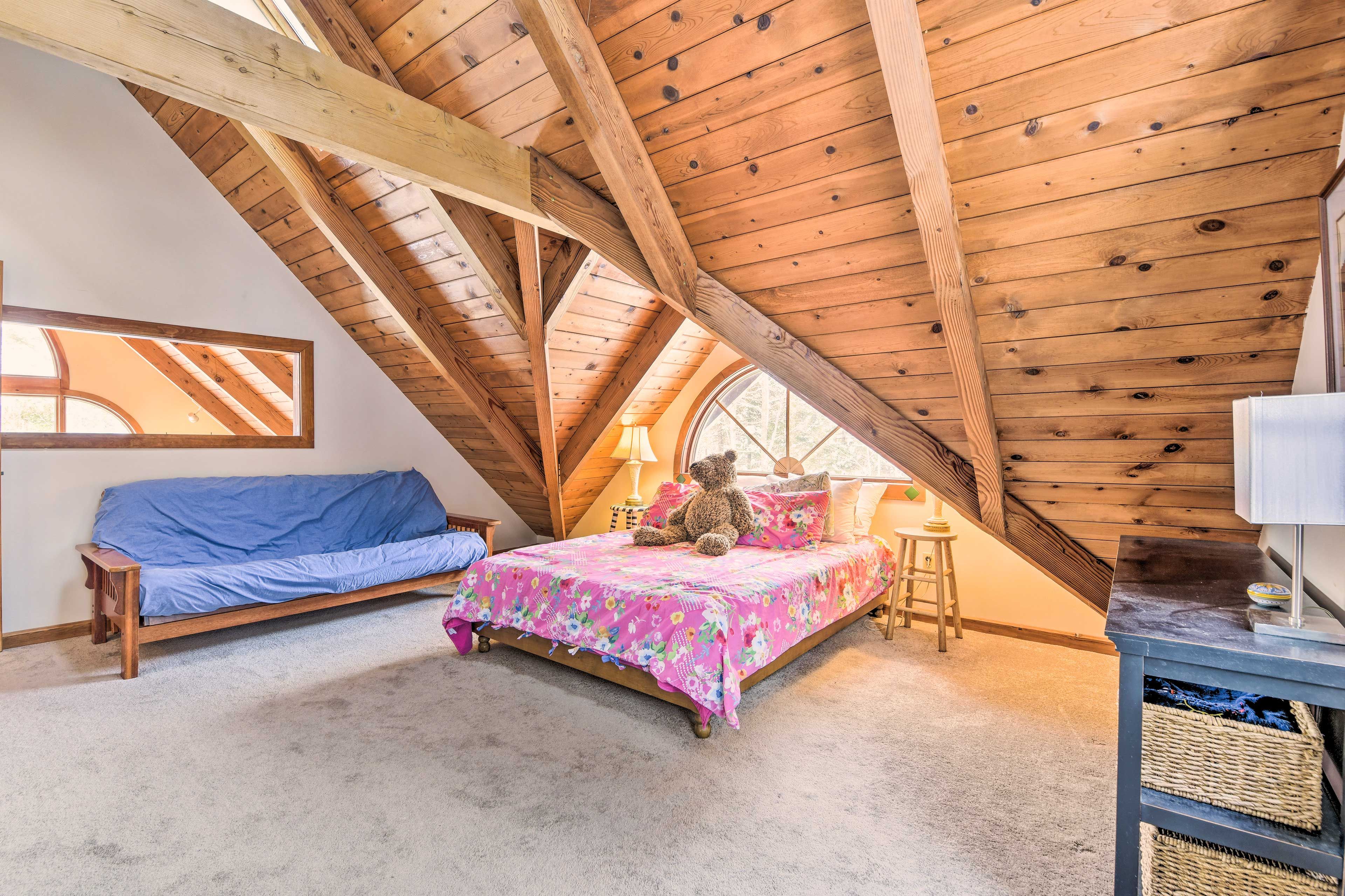 Bedroom 3 | 3rd Floor | Queen Bed | Twin Daybed w/ Twin Trundle