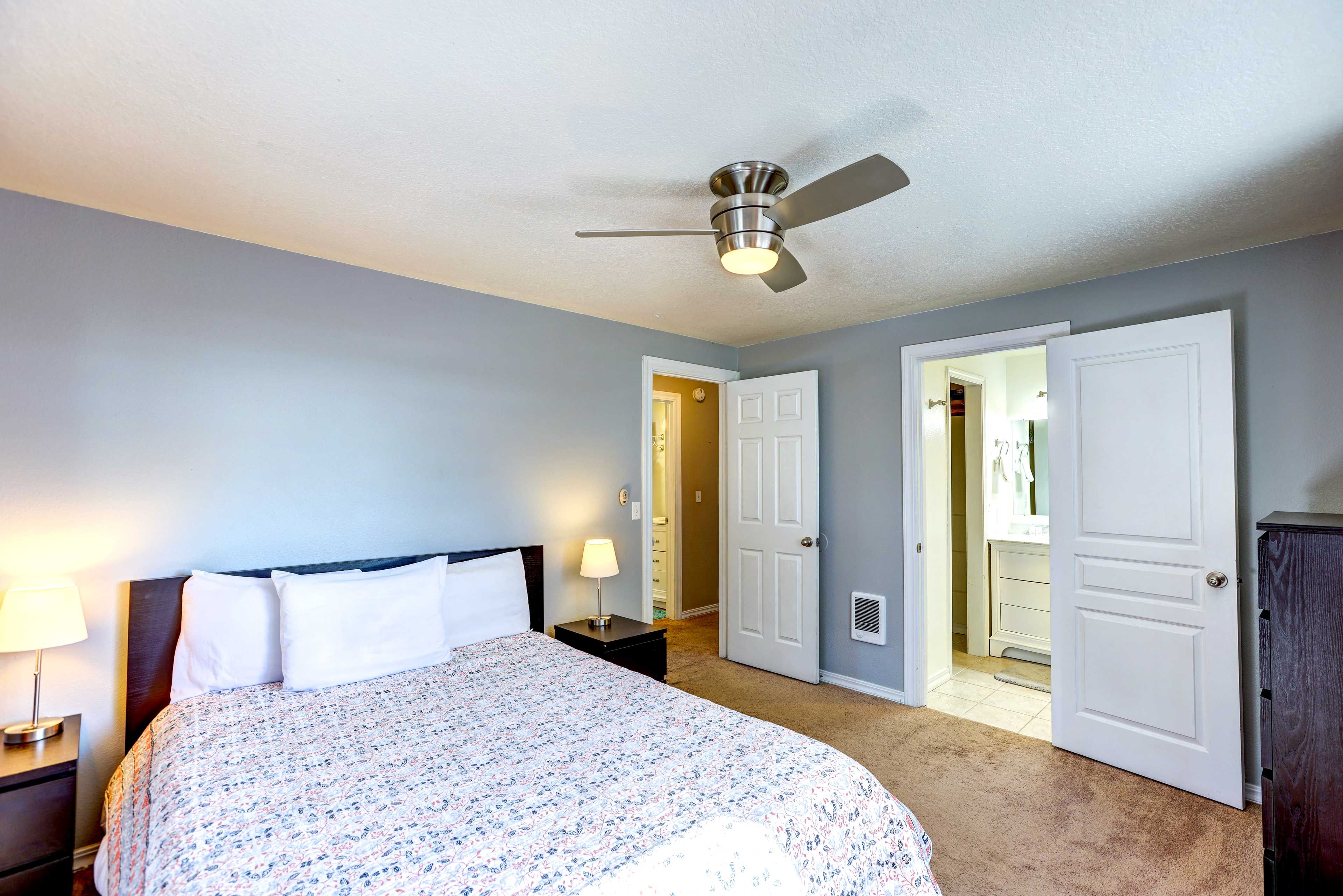 Bedroom 1 | Queen Bed | En-Suite Bathroom