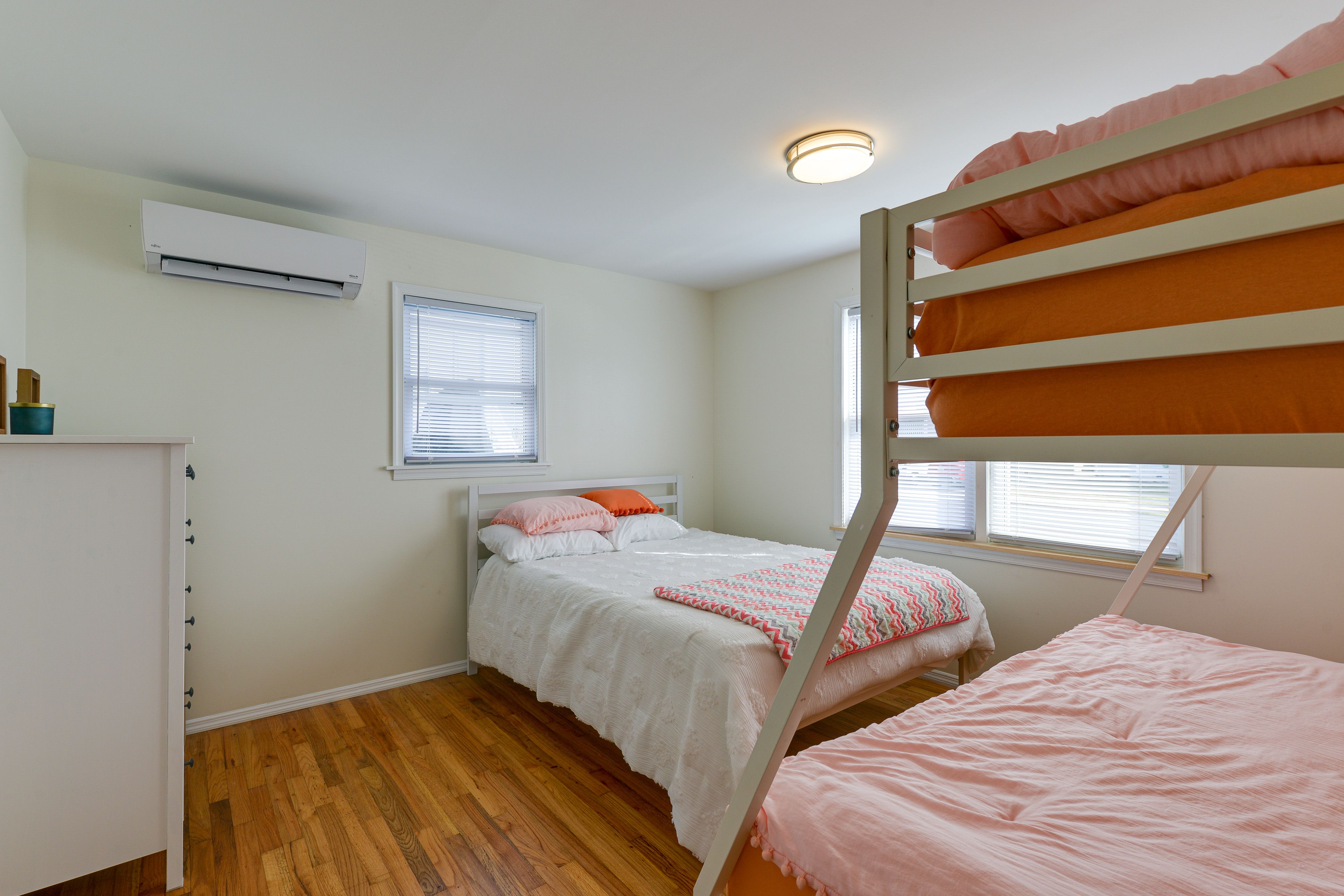 Bedroom 2 | Full Bed | Twin/Queen Bunk Bed