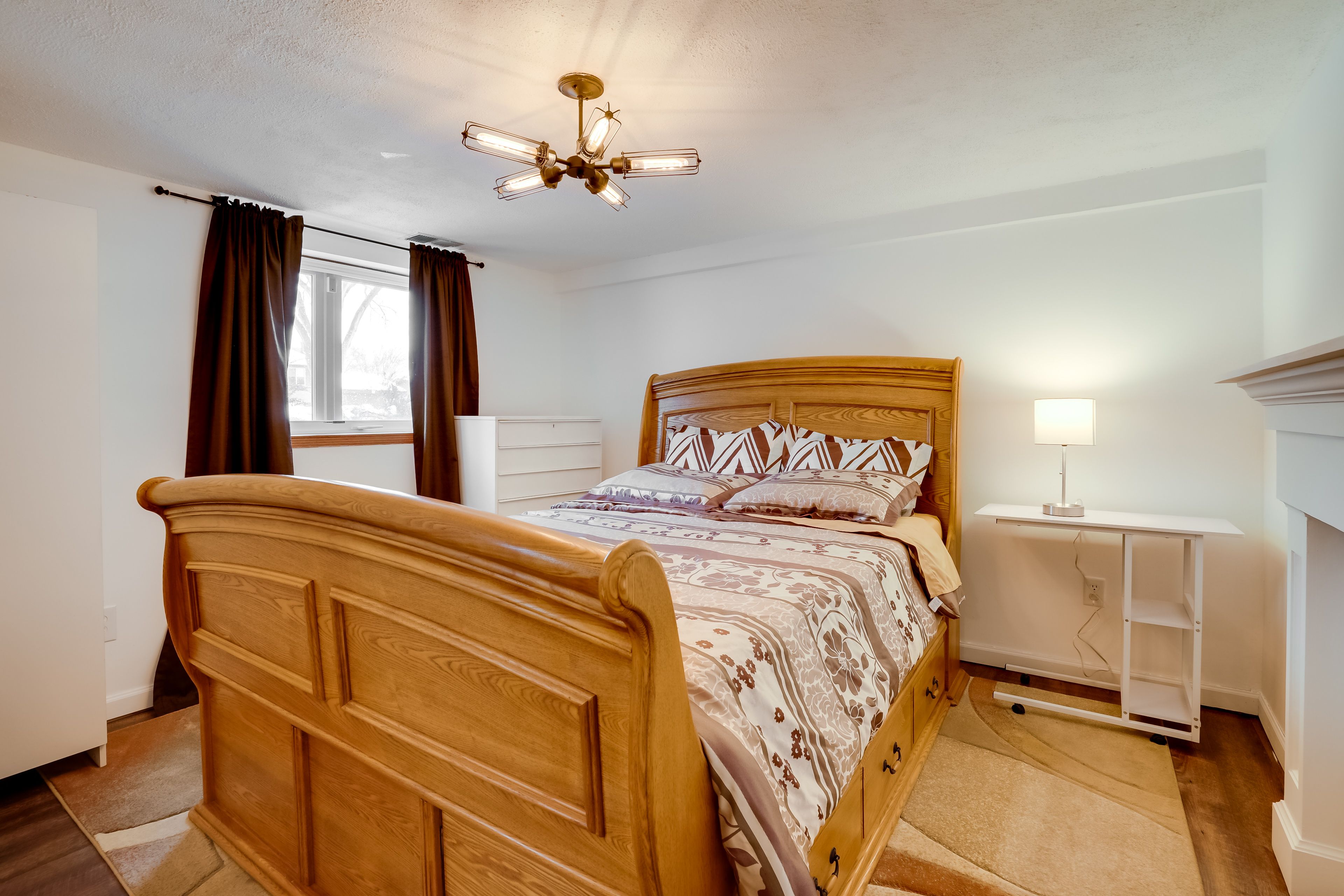 Bedroom | Queen Bed | Linens Provided