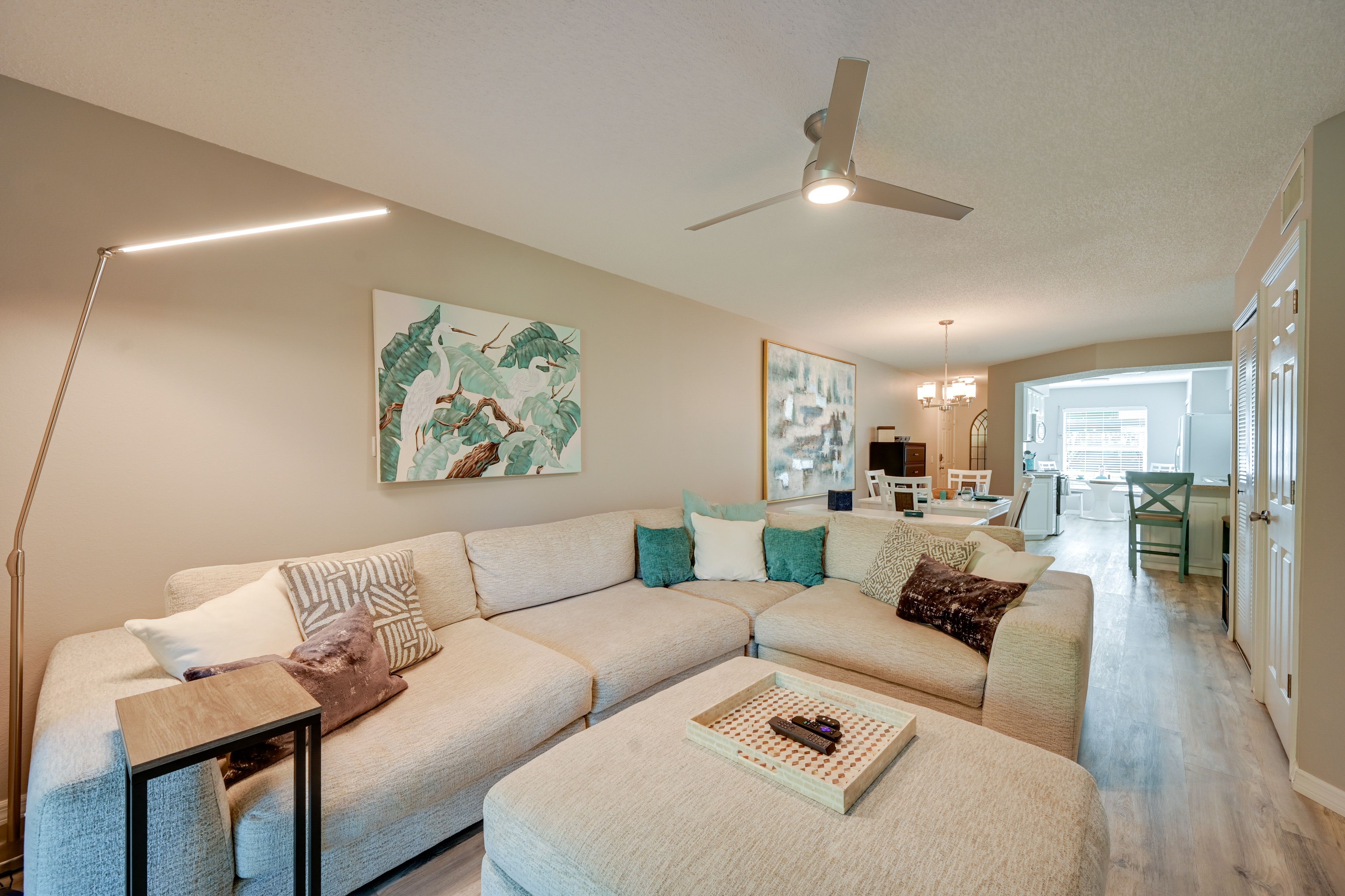 Living Room | Central A/C & Heating | Free WiFi