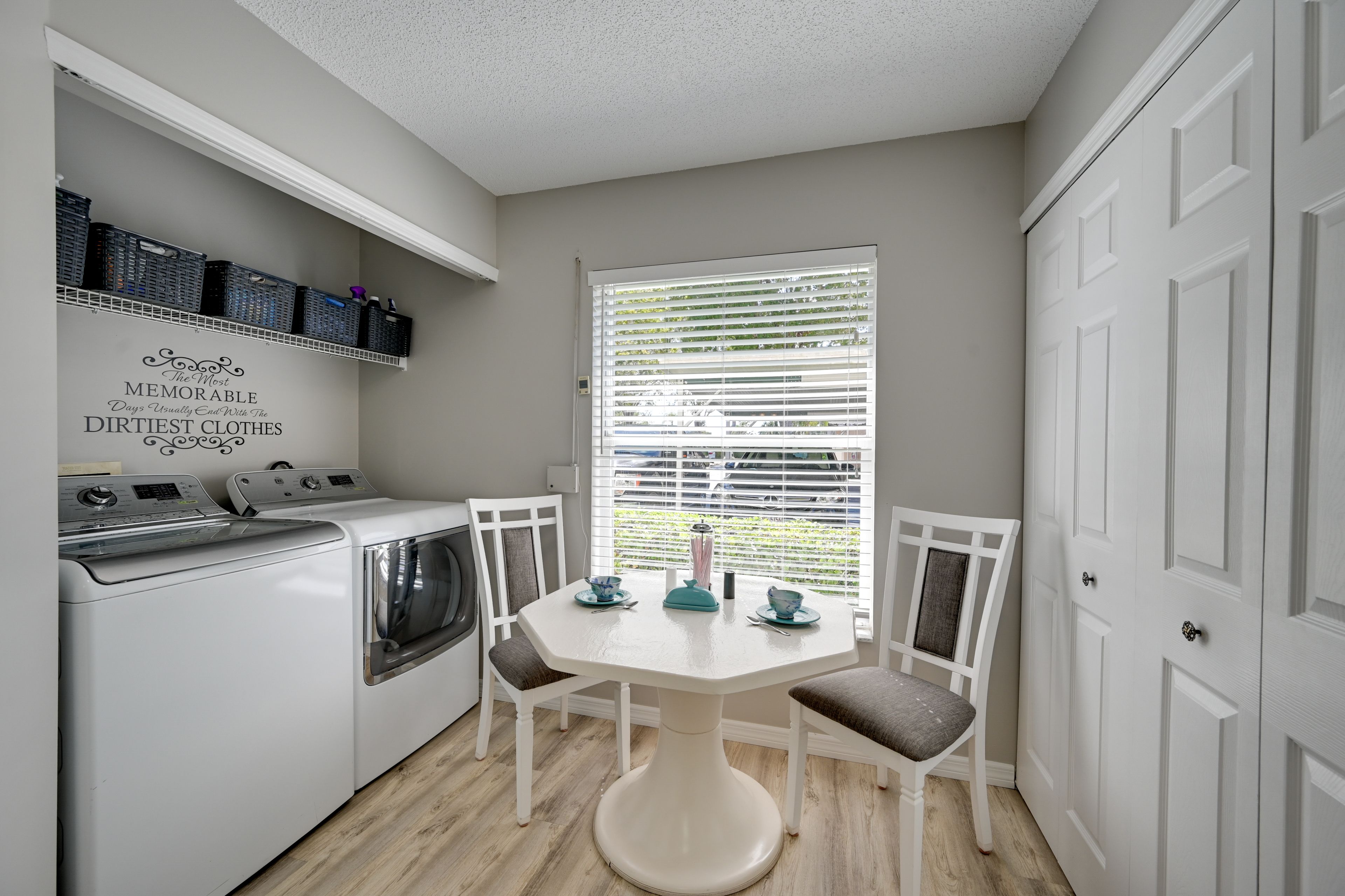 Kitchen Table | Washer & Dryer