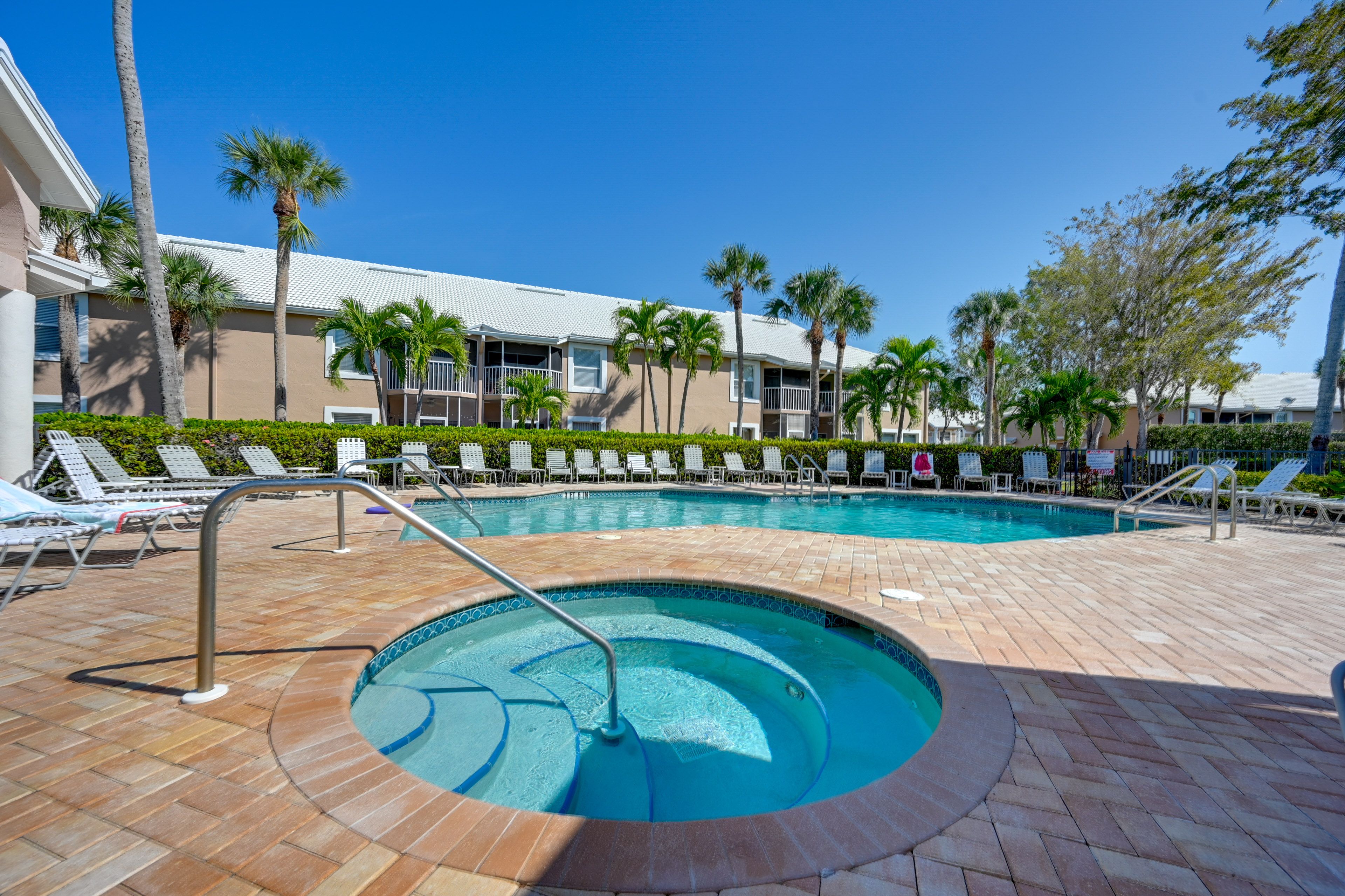 Community Amenities | Outdoor Pool (Depth 3’-6’, Heat Controlled) | Hot Tub