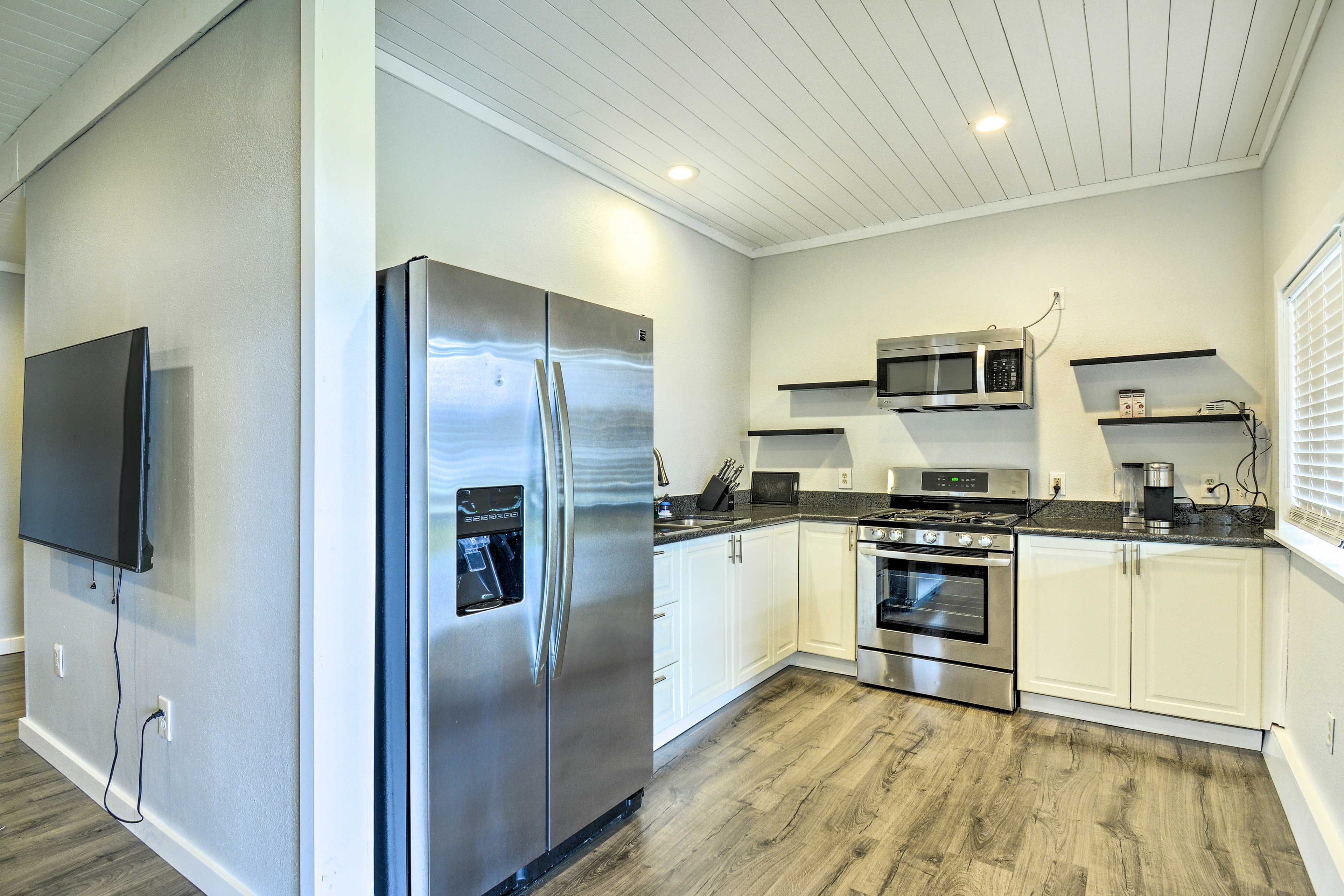 Kitchen | Dishware & Flatware | Keurig | Lower Level