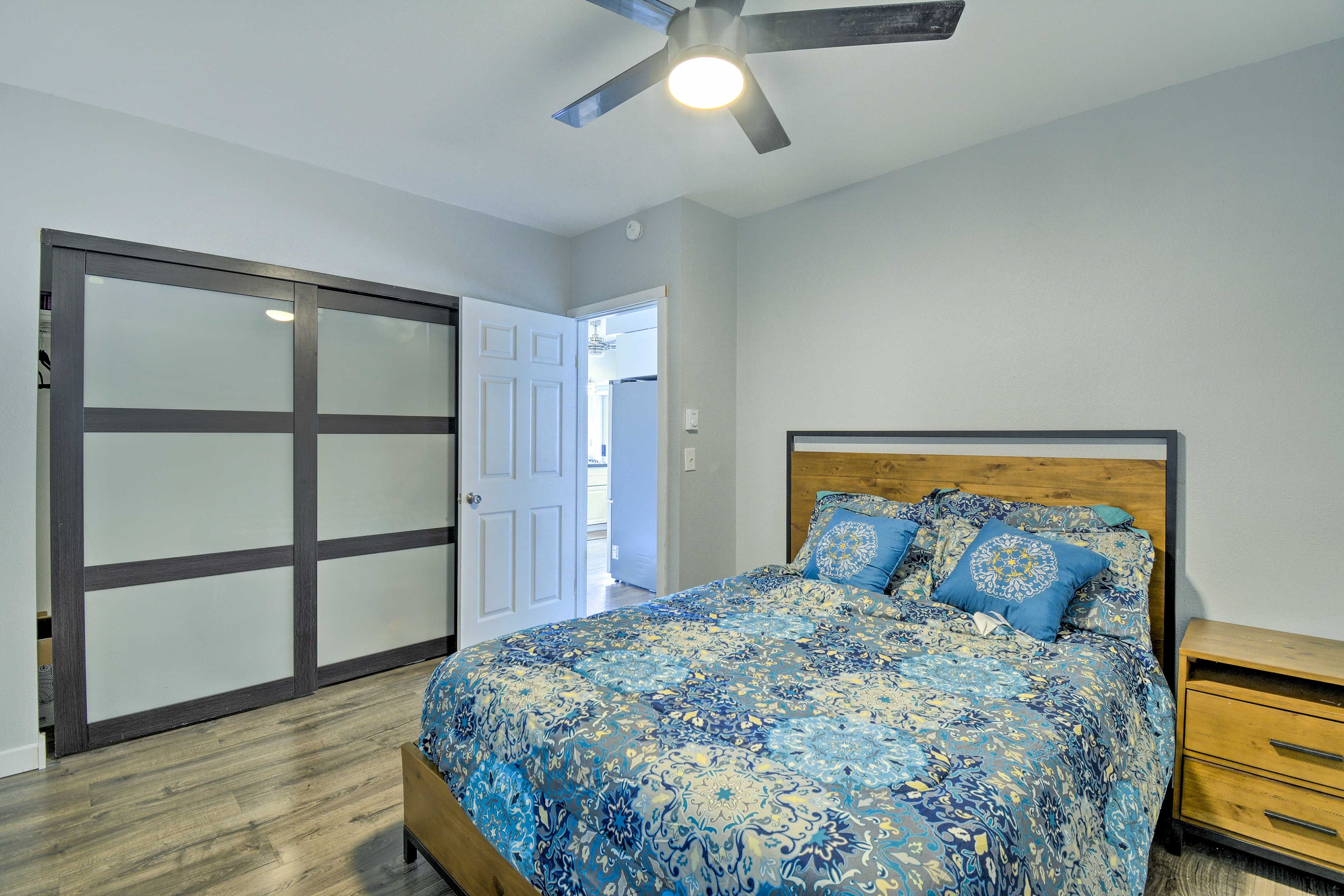 Bedroom 1 | Queen Bed | Main Floor