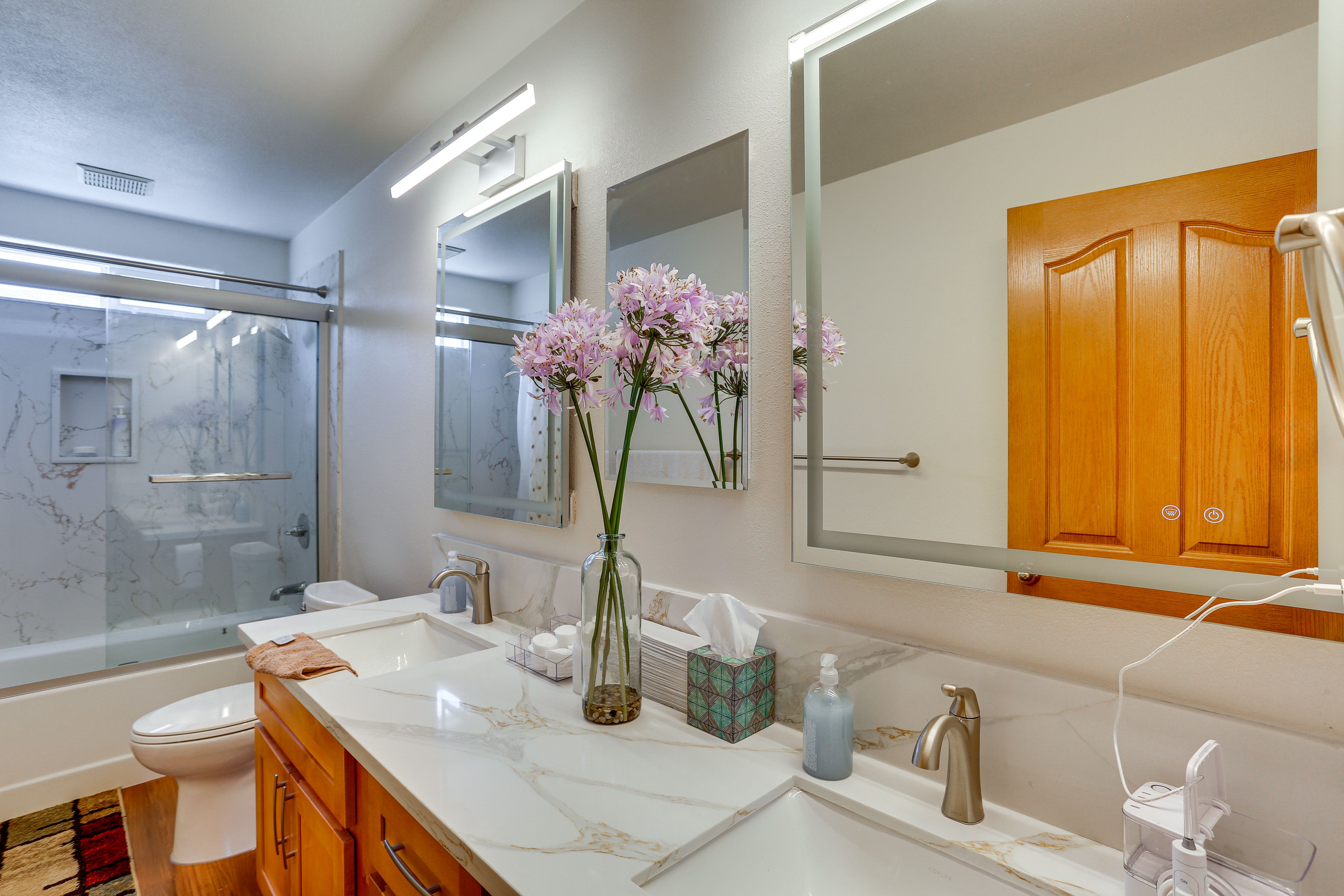 Full Bathroom | Complimentary Toiletries