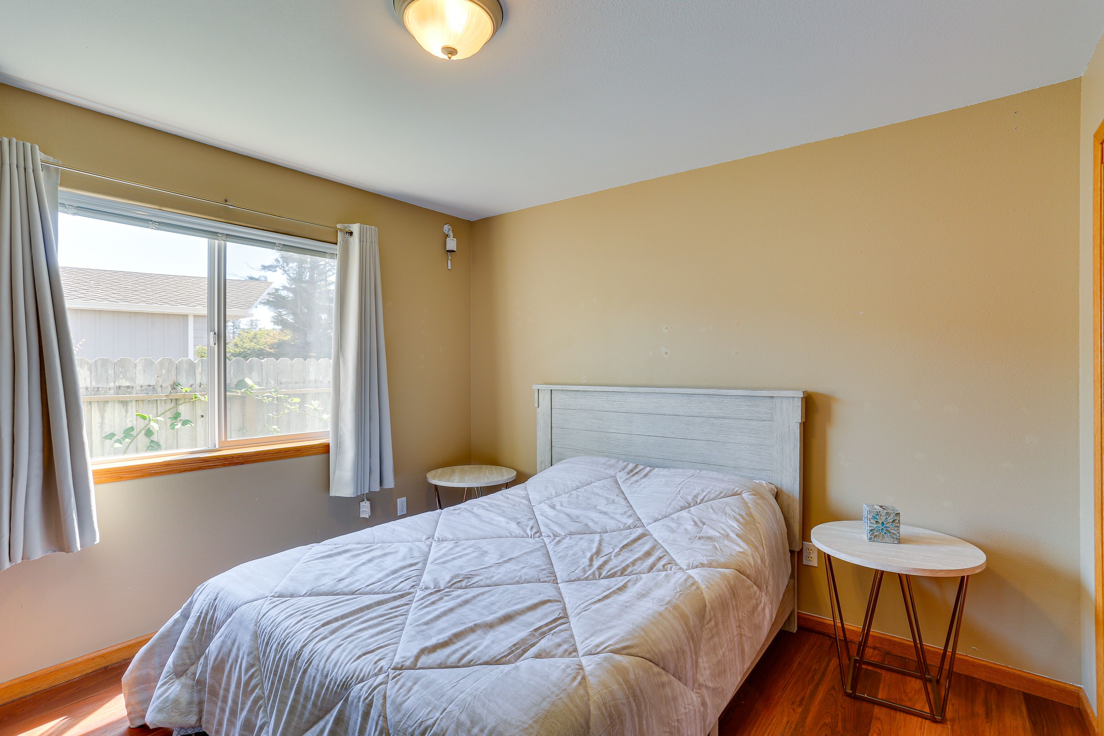 Bedroom 2 | Queen Bed | 1st Floor