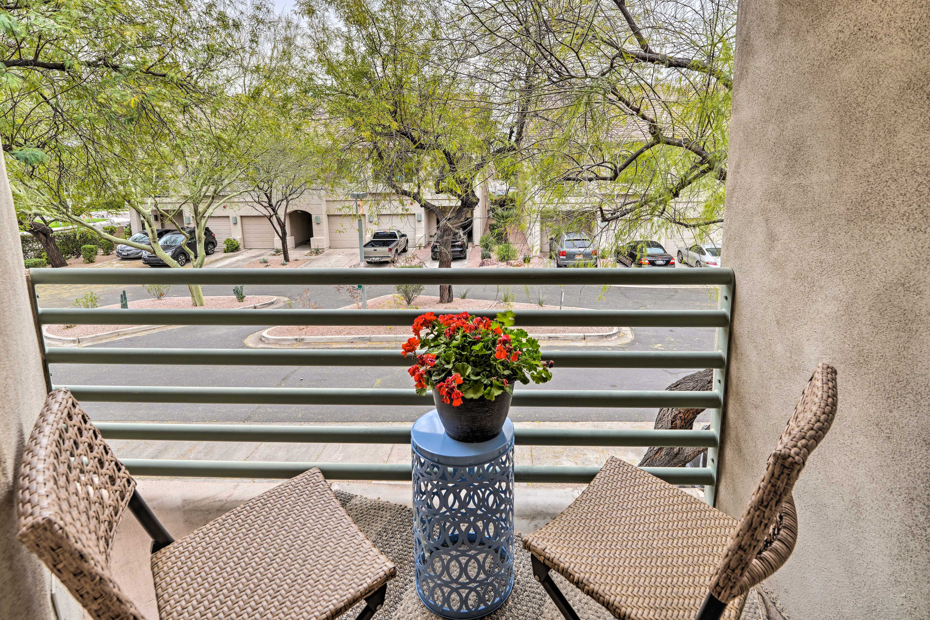 Balcony | Outdoor Seating