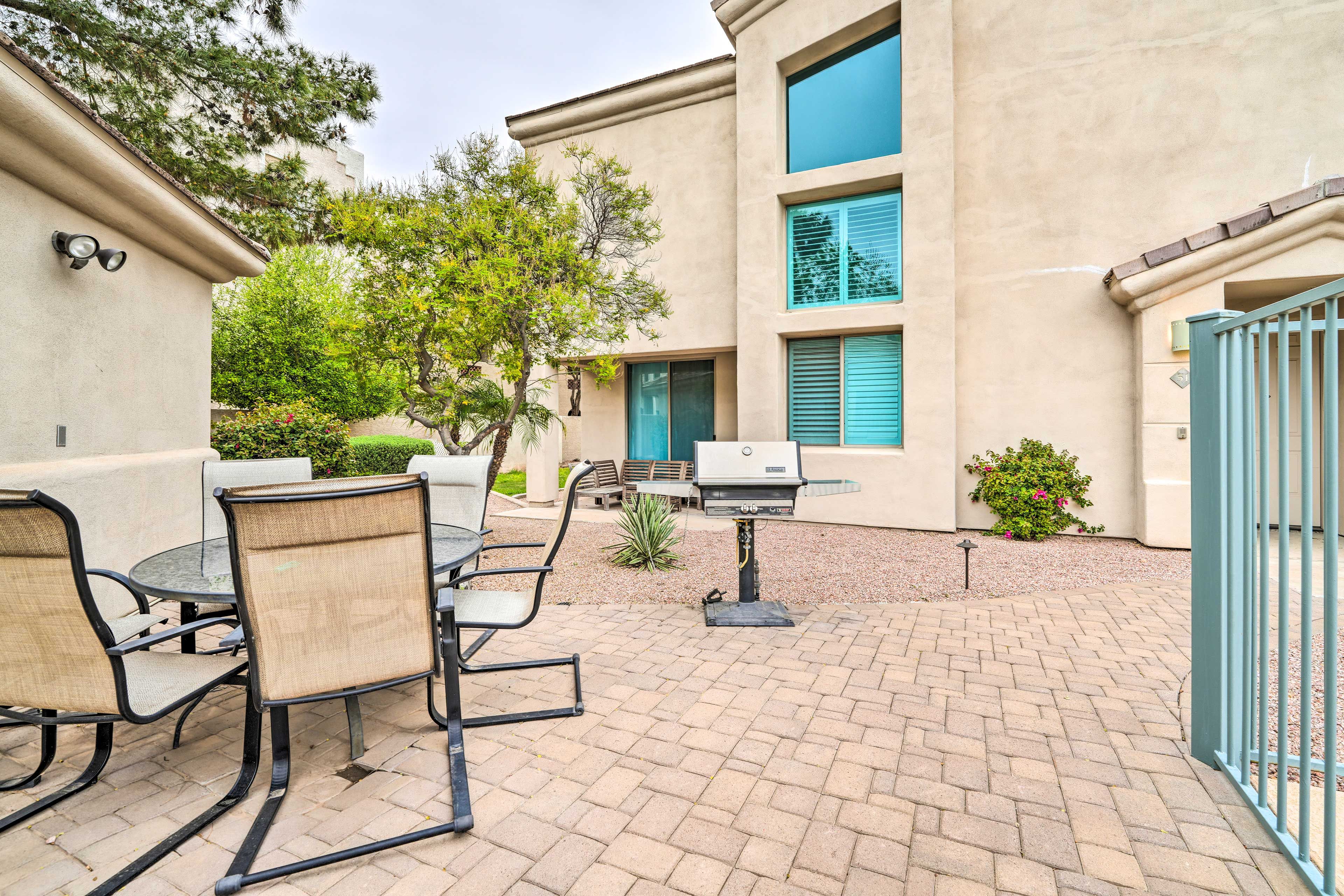 Community Grilling Stations | Outdoor Seating & Dining