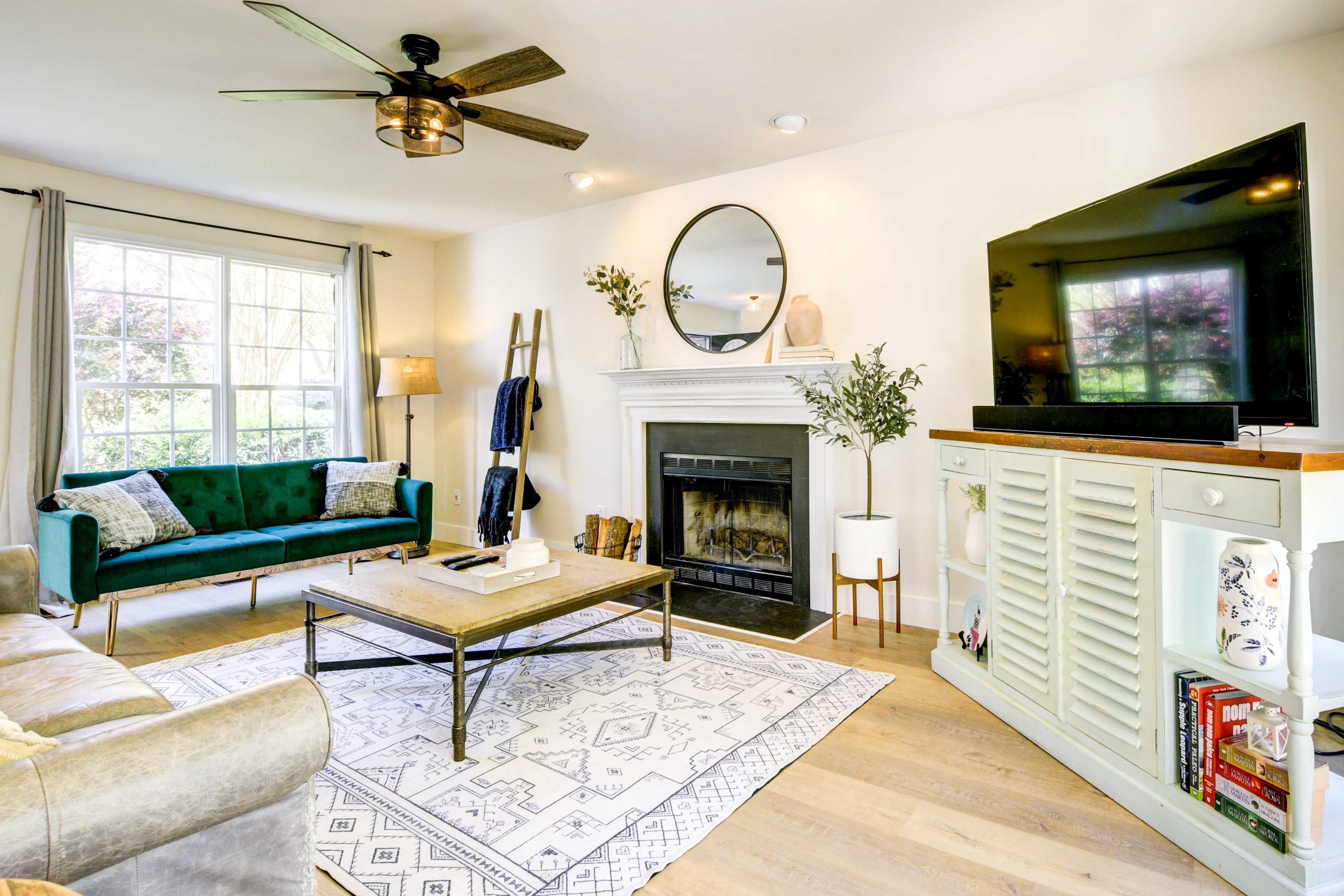 Living Room | Smart TV
