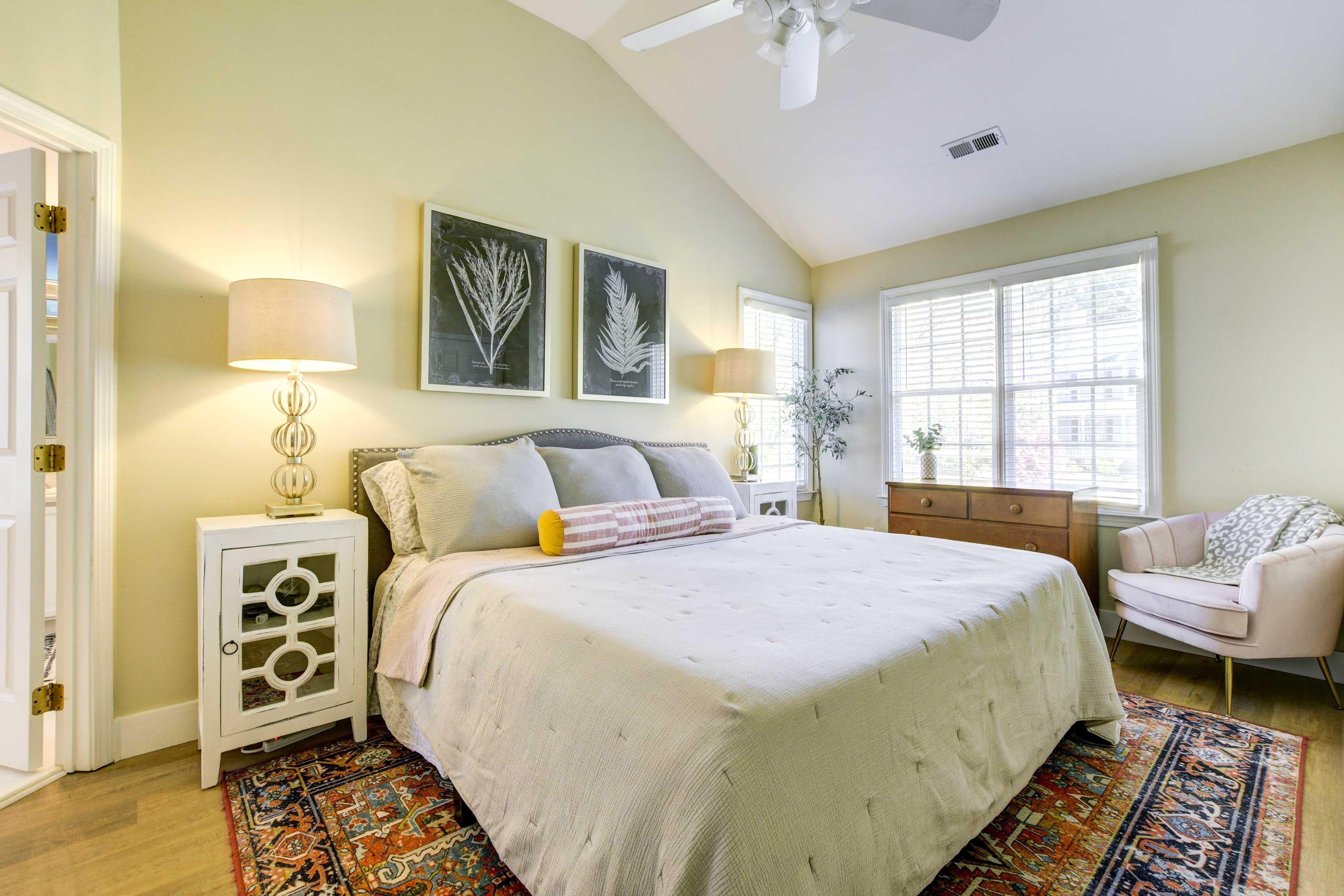 Bedroom 1 | King Bed