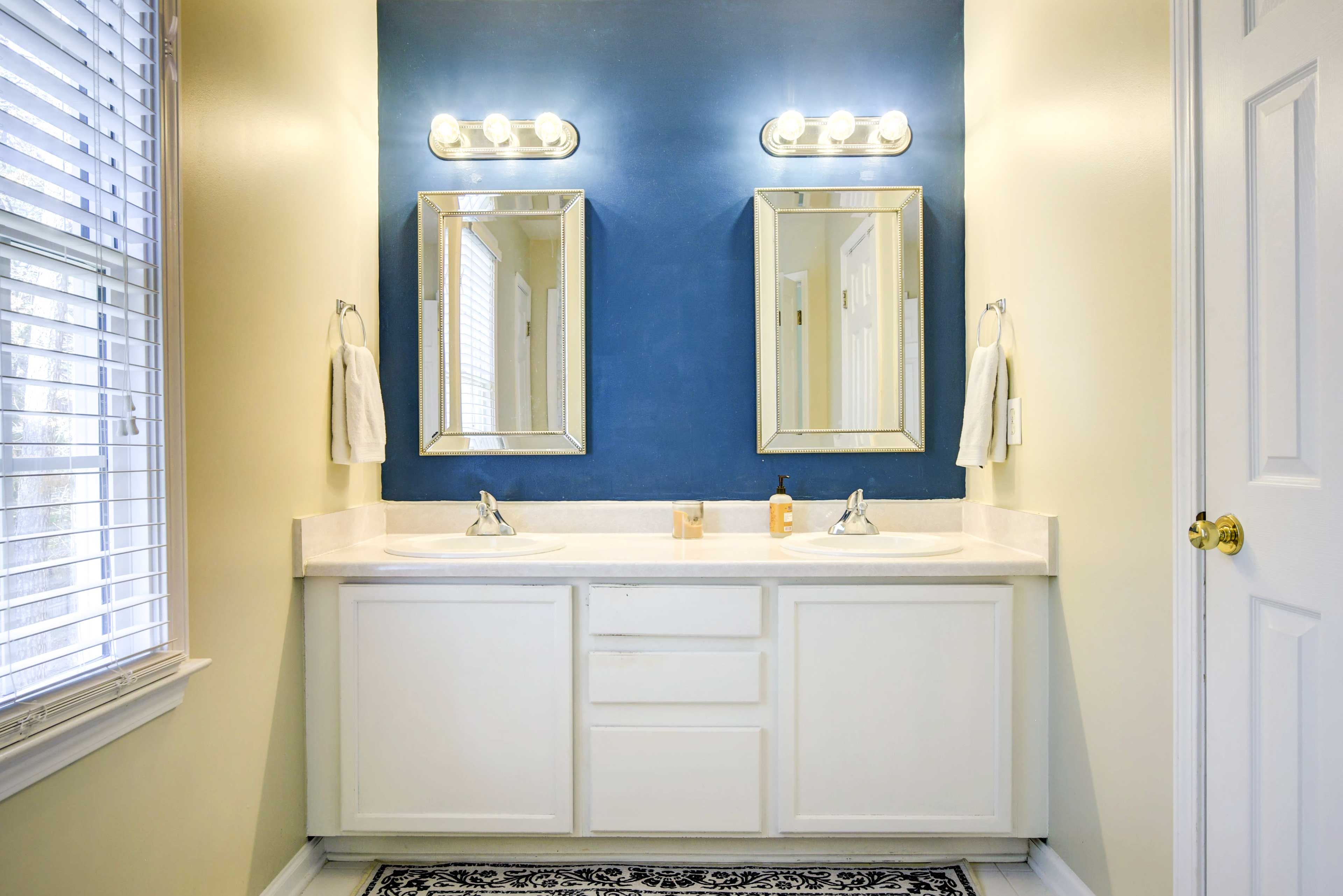 En-Suite Bathroom | Towels Provided | Complimentary Toiletries
