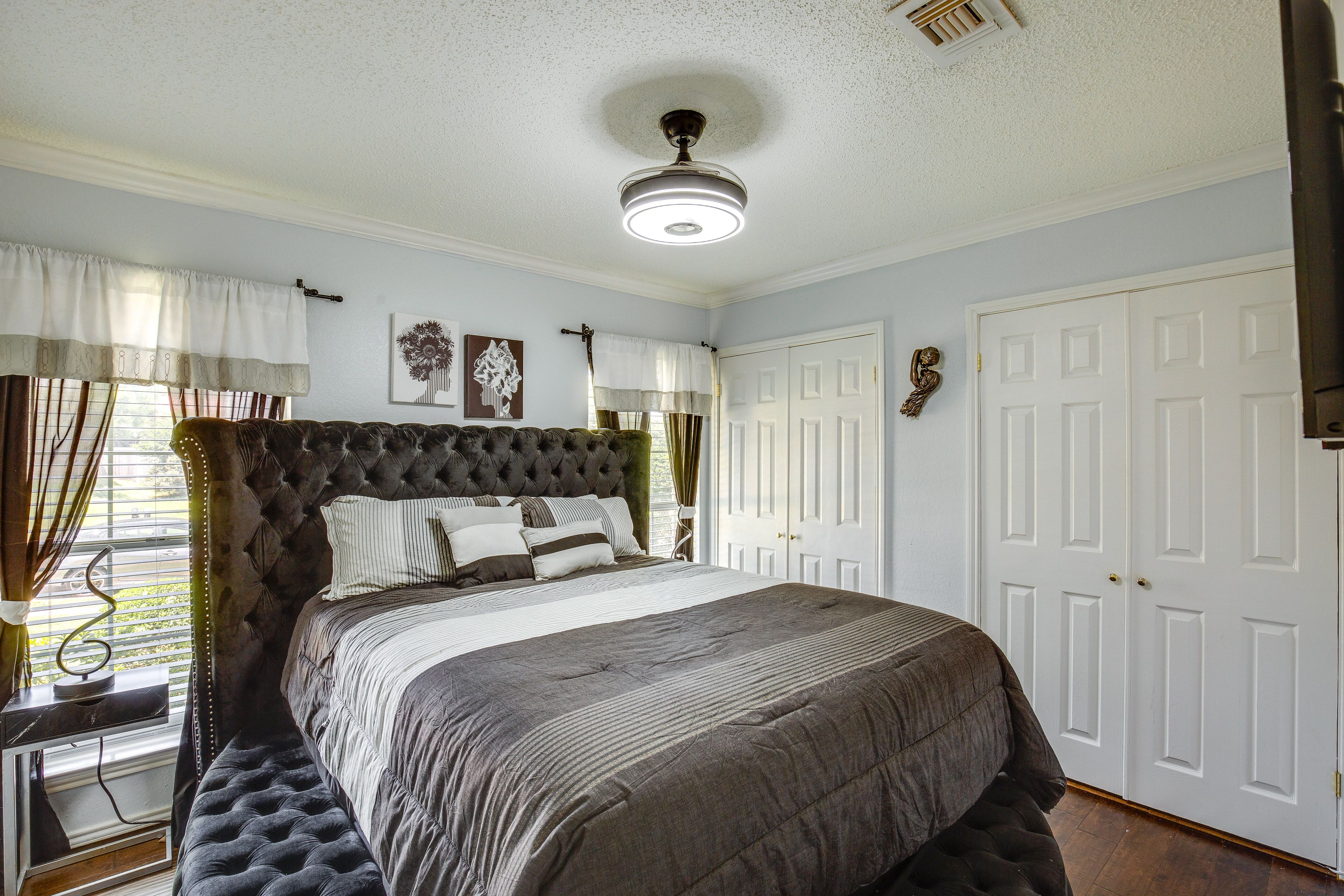Bedroom 2 | Queen Bed | Smart TV | Ceiling Fan | Bluetooth Speaker