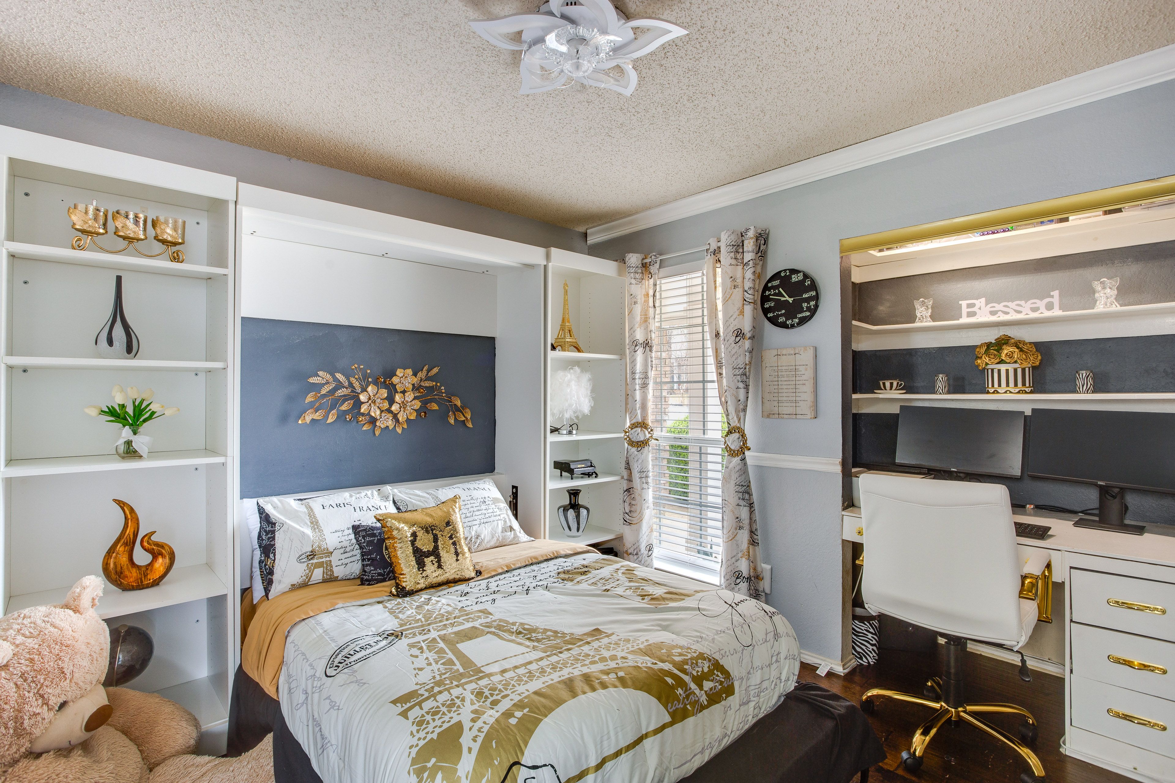 Bedroom 3 | Queen Murphy Bed | Office Desk w/ Monitor & Keyboard | Smart TV
