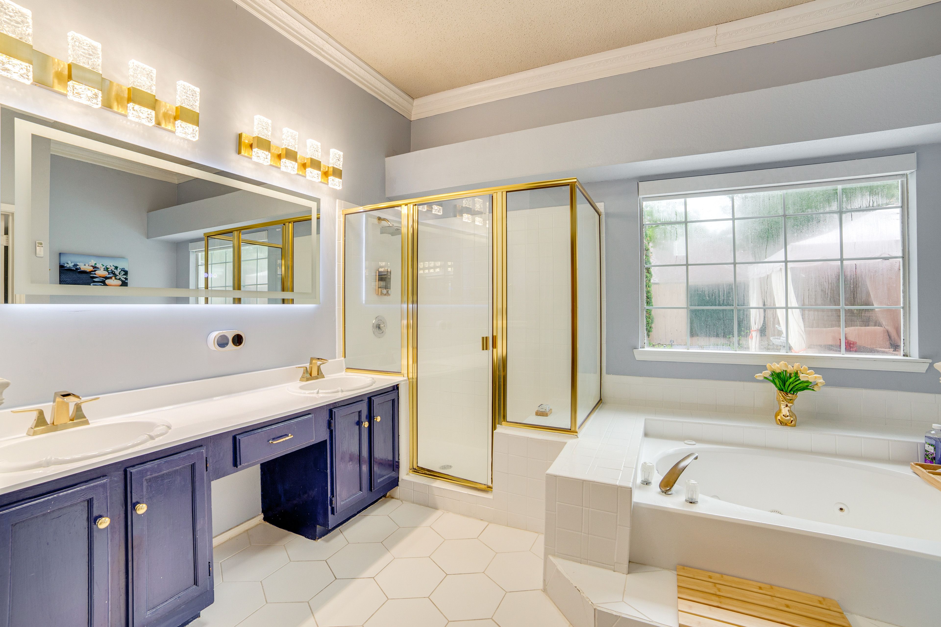 En-Suite Bathroom | Complimentary Toiletries