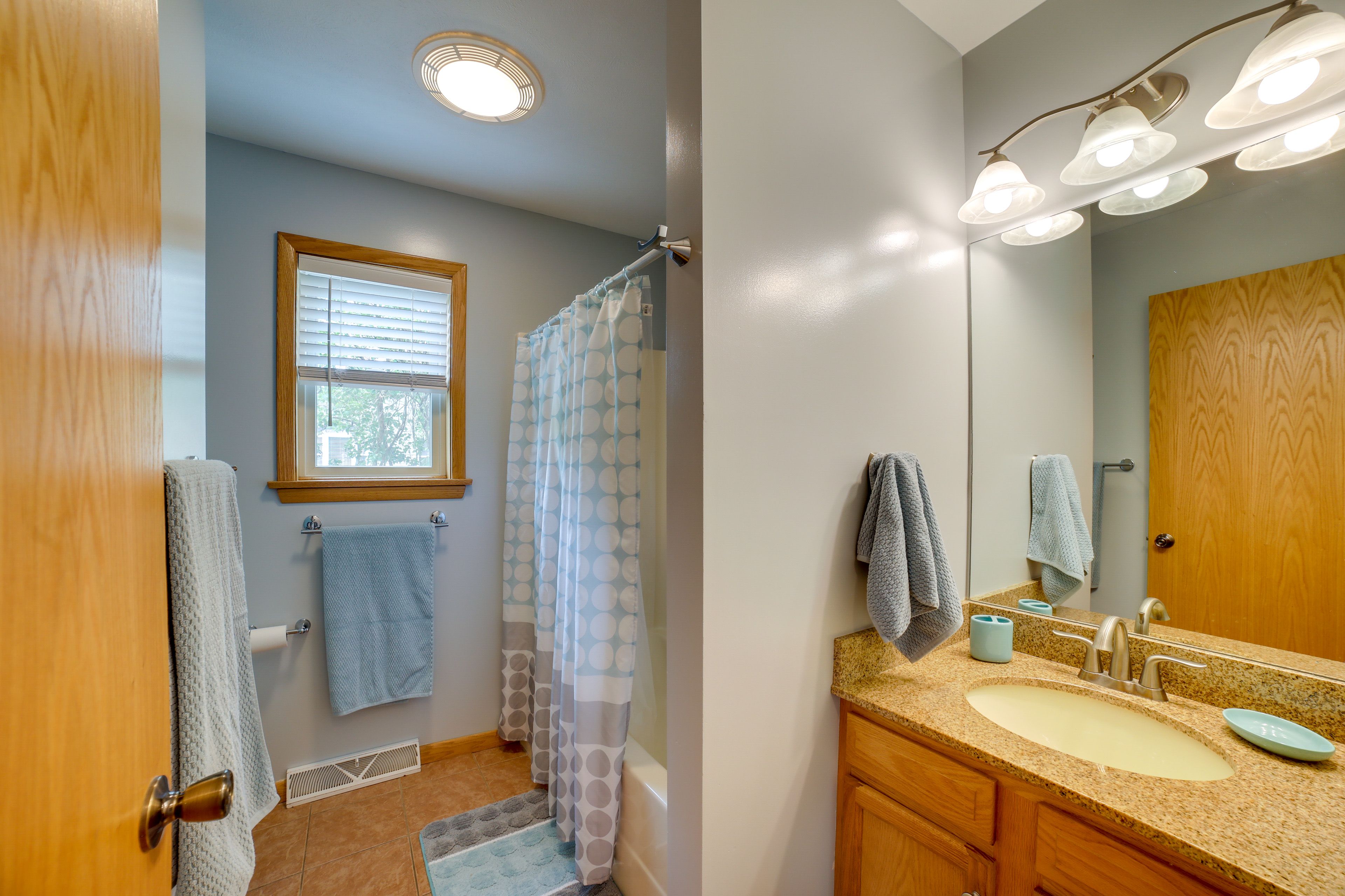 Full Bathroom | Hair Dryer