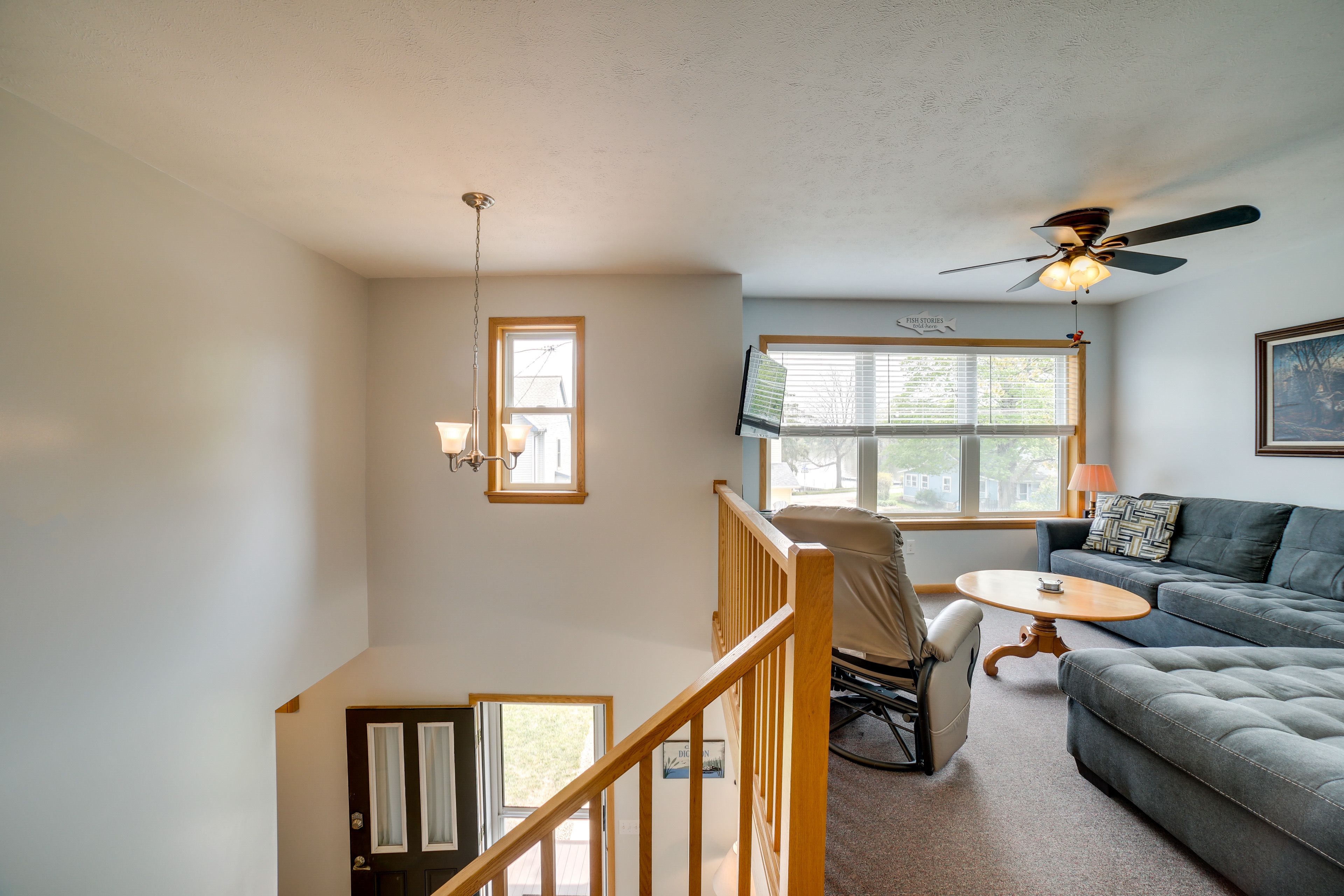 2nd-Floor Landing | Smart TV w/ Cable