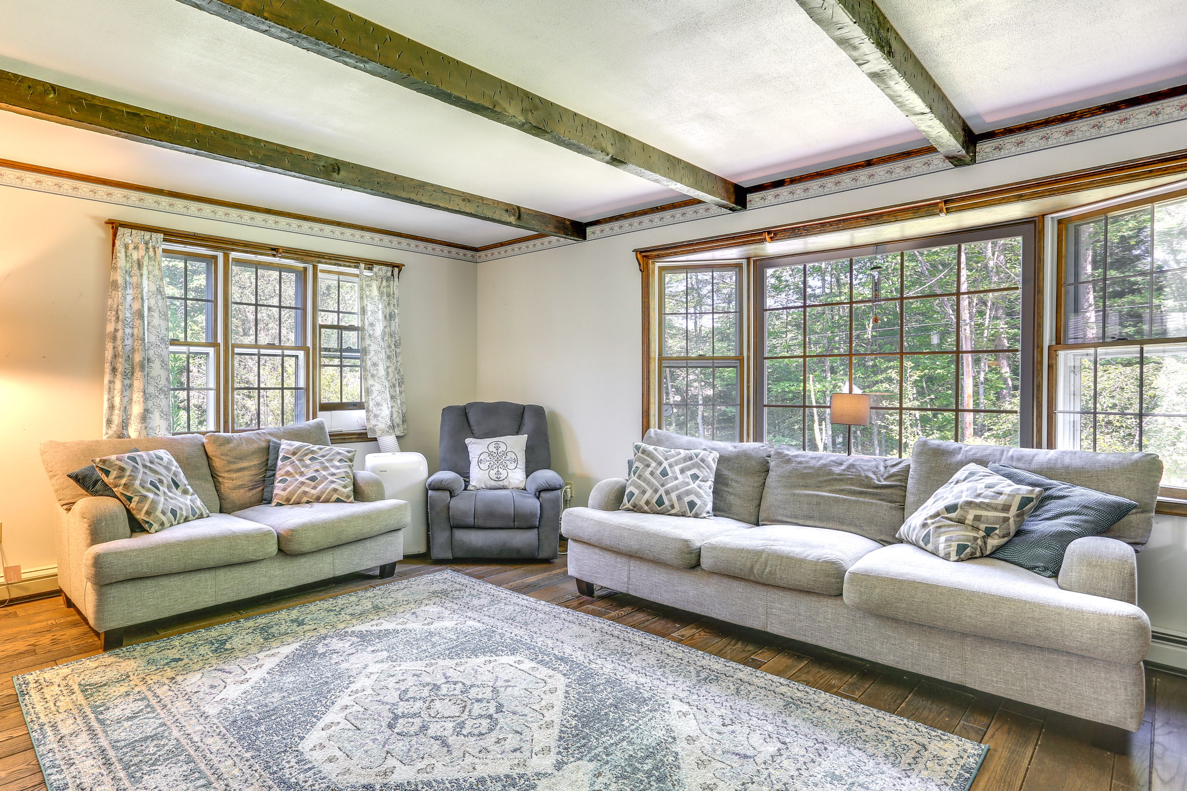 Living Room | Smart TV | Free WiFi