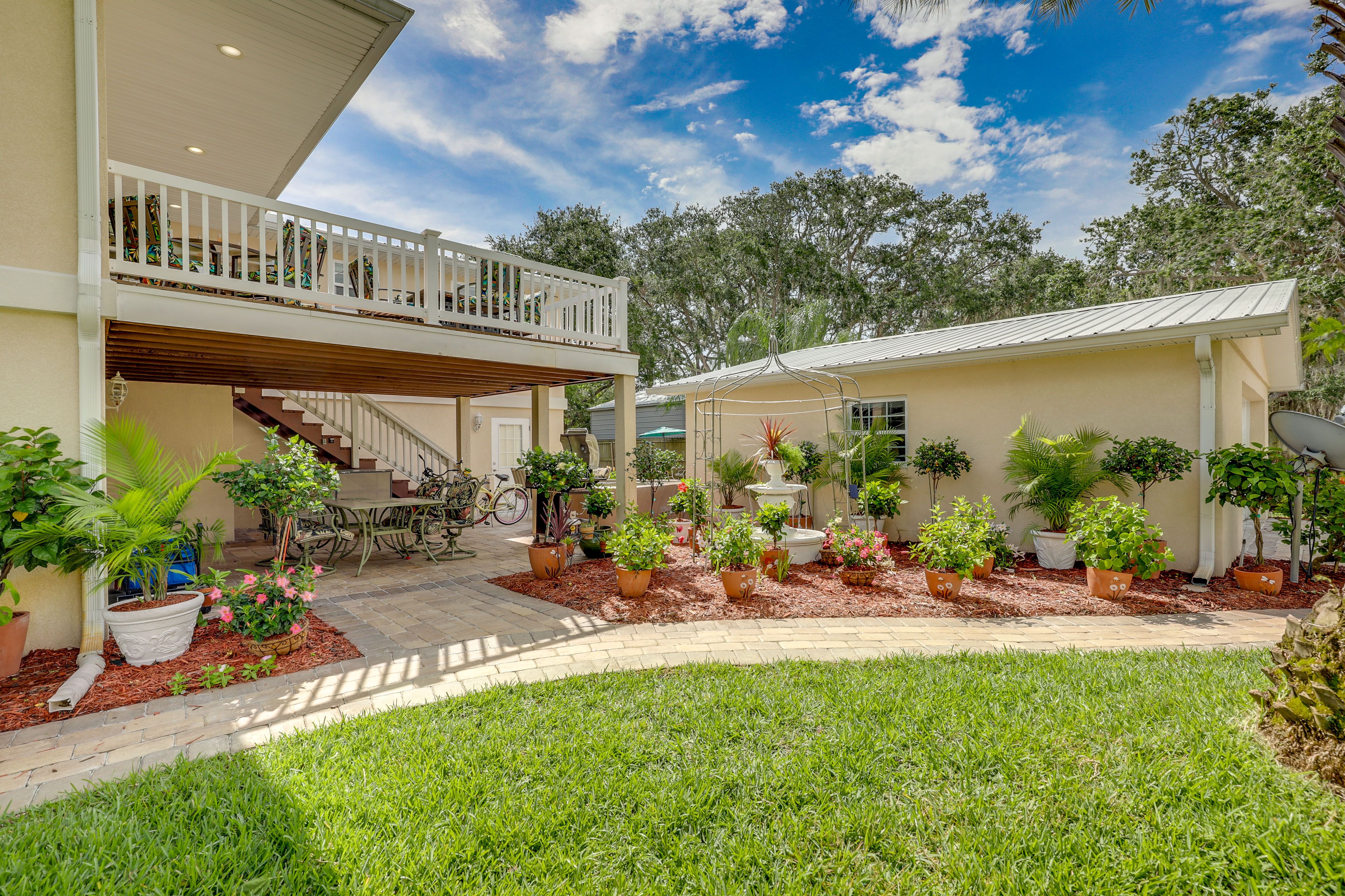 Shared Patio | Gas Grill | Hot Tub
