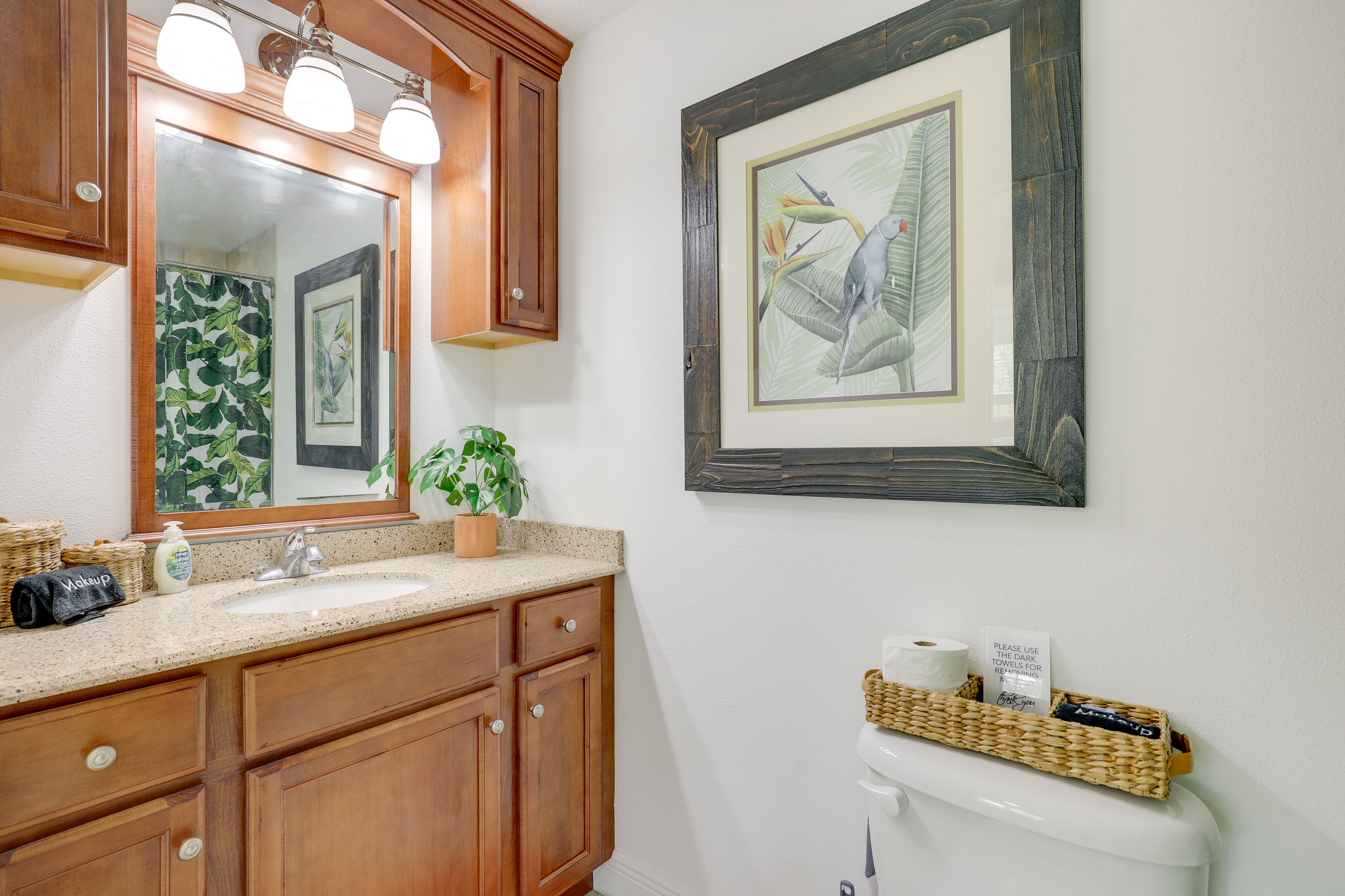 En-Suite Bathroom | Complimentary Toiletries | Hair Dryer